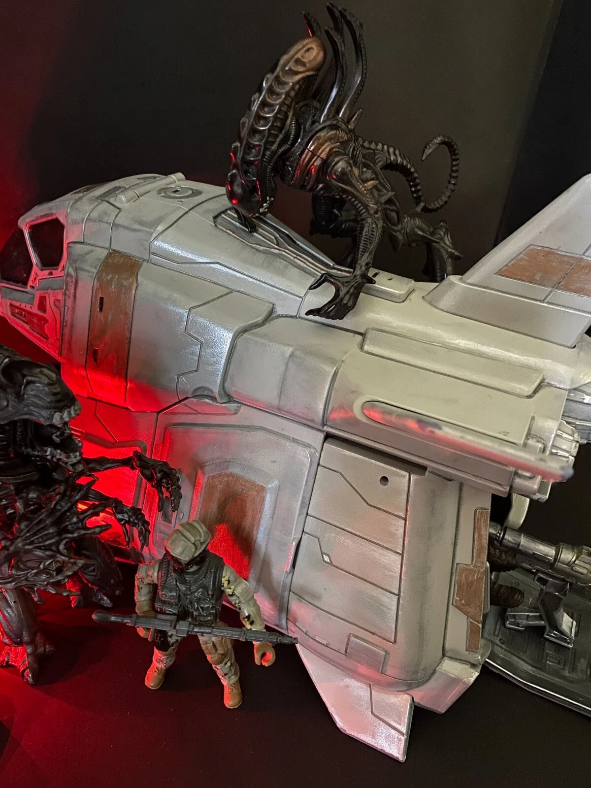 Aliens Dropship “Sulaco Wing” Custom Vintage Style Weyland Yutani Hadley’s Hope - view 4