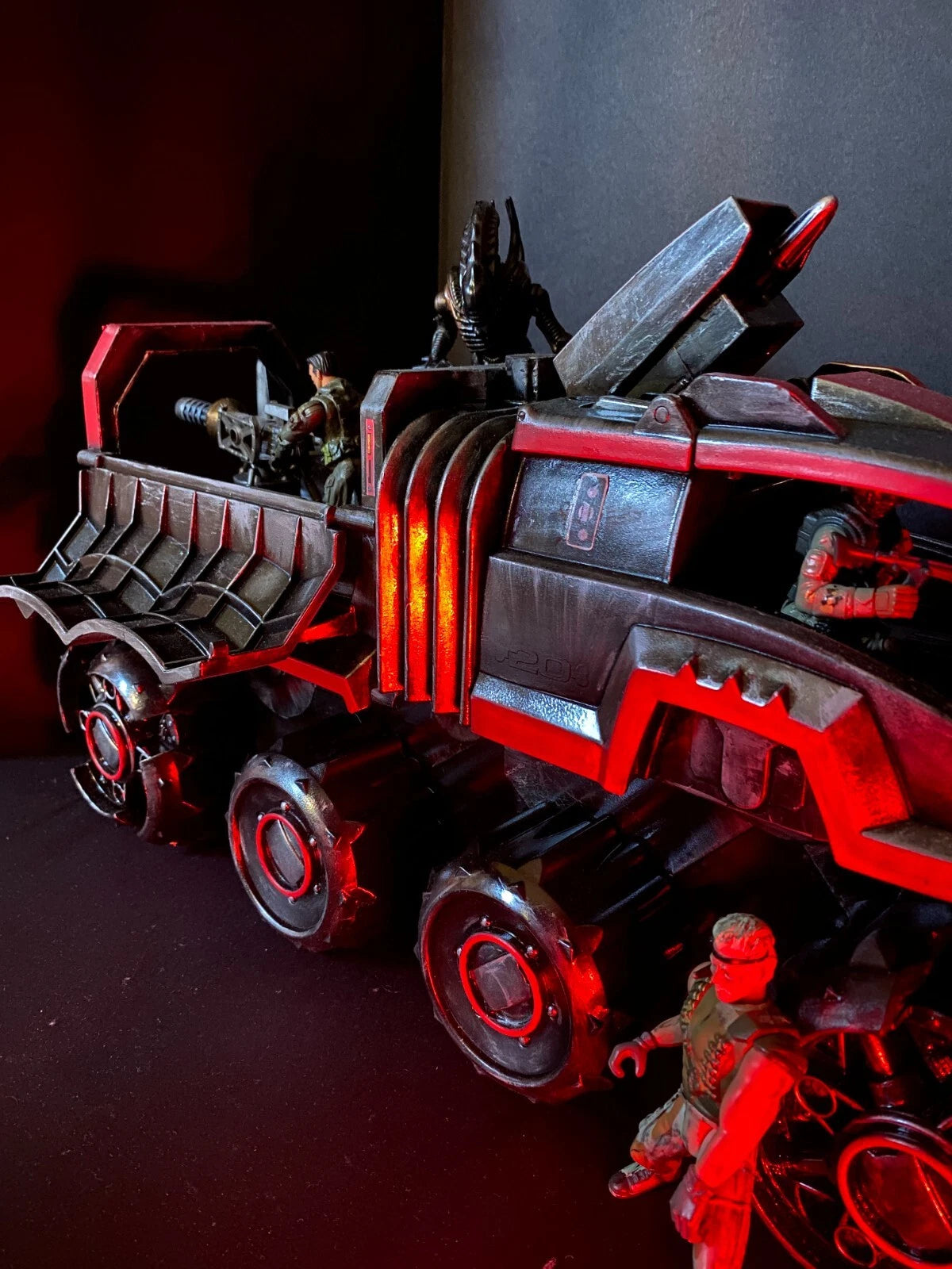 Aliens “Crimson Leviathan” APC – Hadley’s Hope Weyland Yutani Romulus Vehicle - view 20