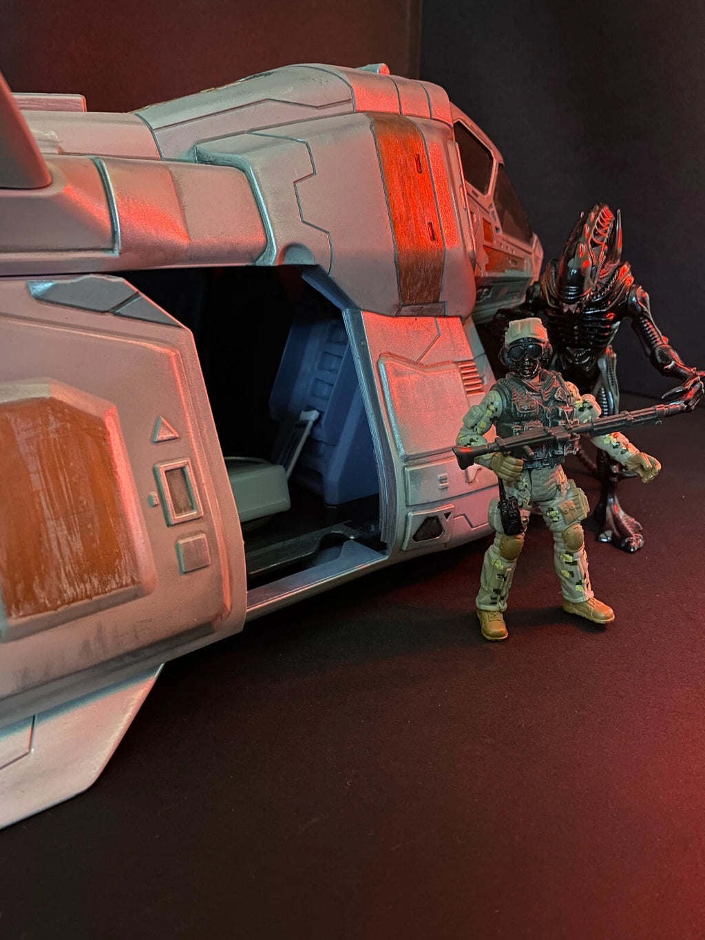 Aliens Dropship “Sulaco Wing” Custom Vintage Style Weyland Yutani Hadley’s Hope - view 11