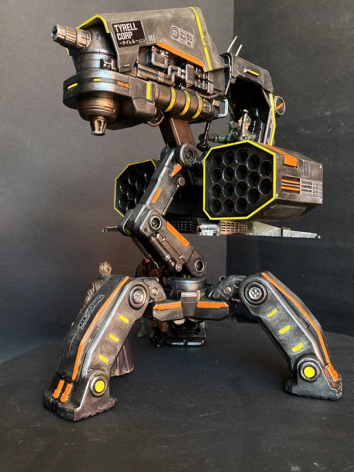 MaxTac SRW-9 “Crowd Hammer” — Cyberpunk 2077 Urban Pacification Walker 1/18