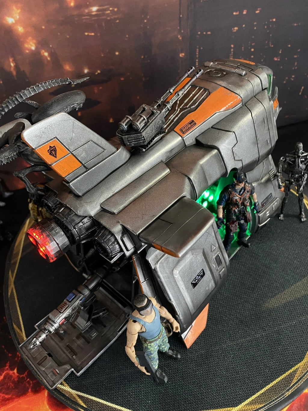 FURYAN SHADE-RUNNER Assault Shuttle Chronicles of Riddick Gunship Custom Painted