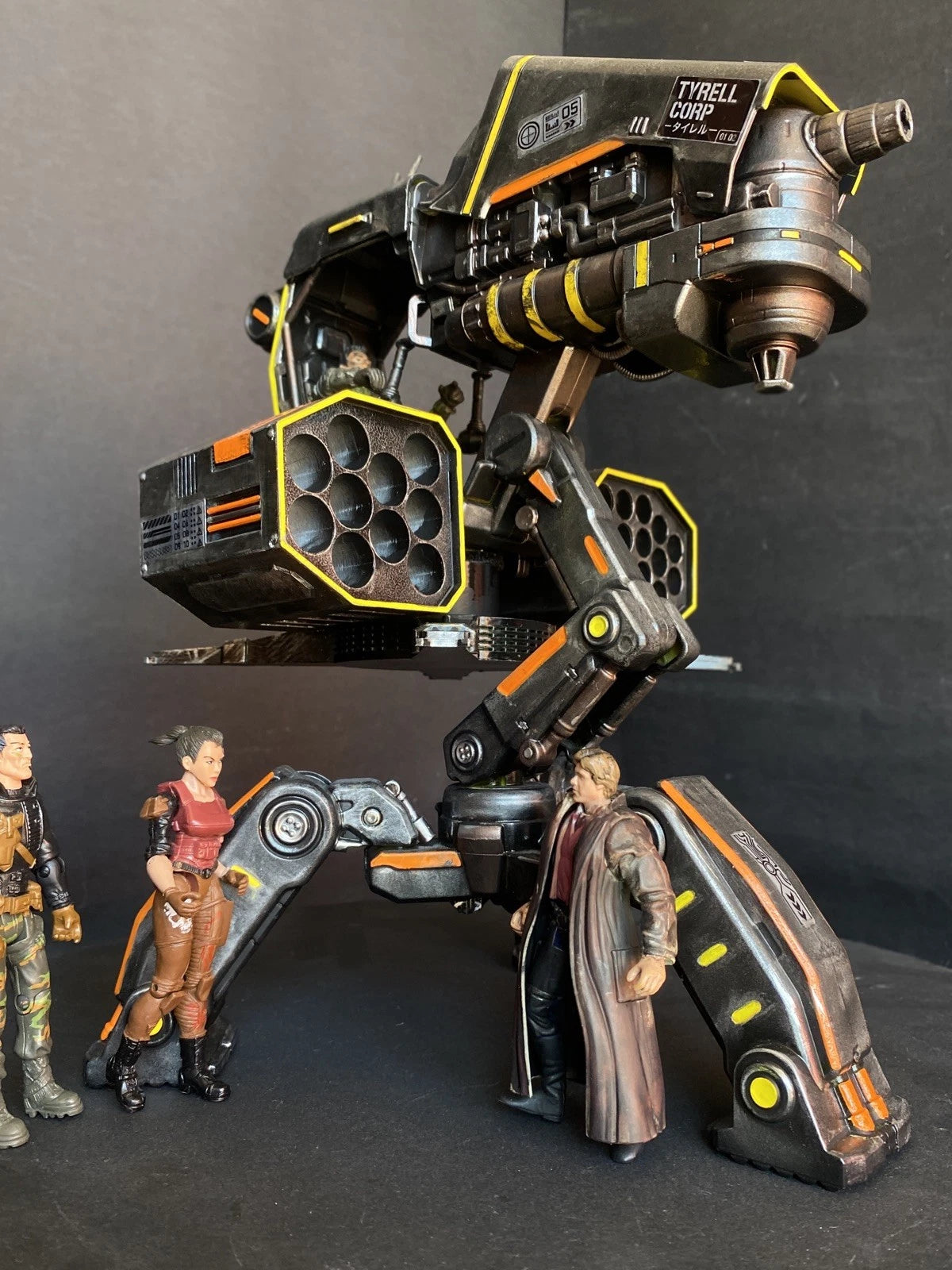 MaxTac SRW-9 “Crowd Hammer” — Cyberpunk 2077 Urban Pacification Walker 1/18