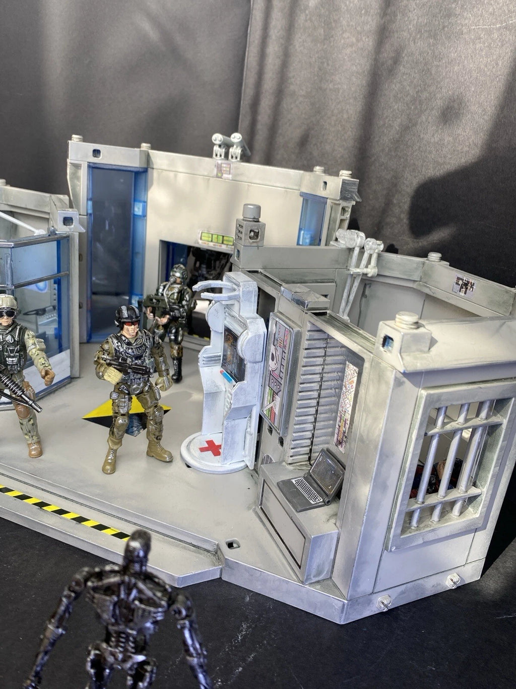 GI JOE COBRA Medical Lab Diorama 1:18 3.75 Collectible series Vintage Custom