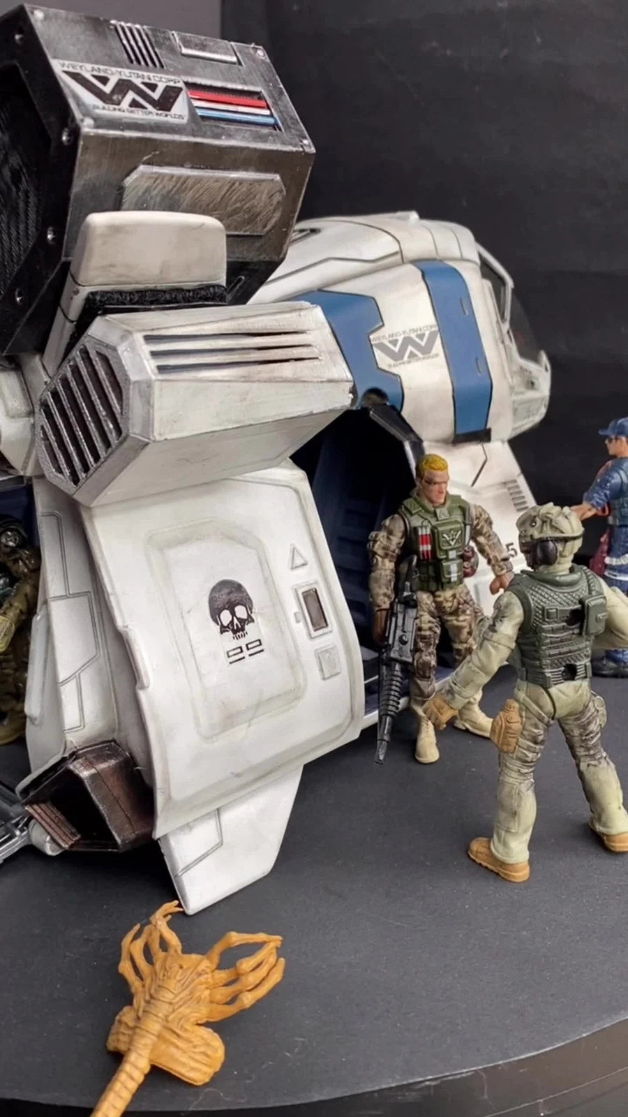 ALIENS CUSTOM GUNSHIP VEHICLE WEYLAND YUTANI COLONIAL MARINES ROMULUS 3.75