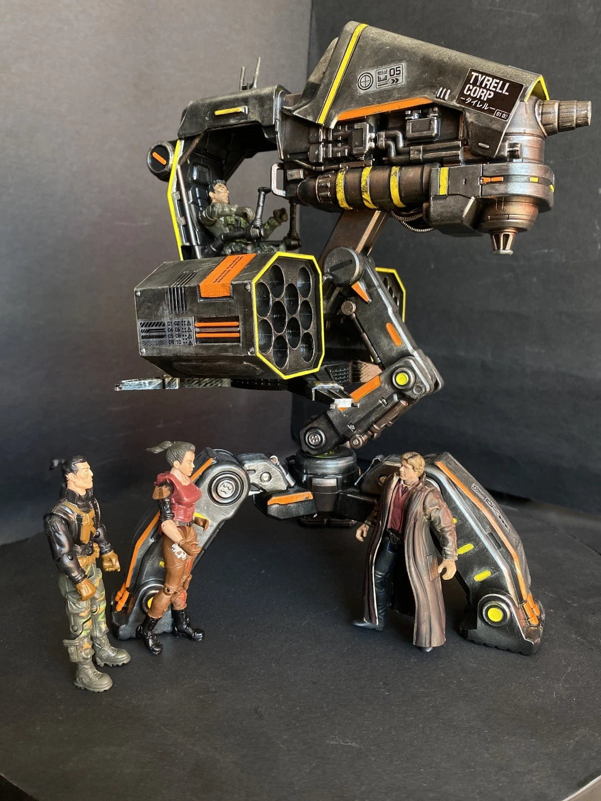 MaxTac SRW-9 “Crowd Hammer” — Cyberpunk 2077 Urban Pacification Walker 1/18