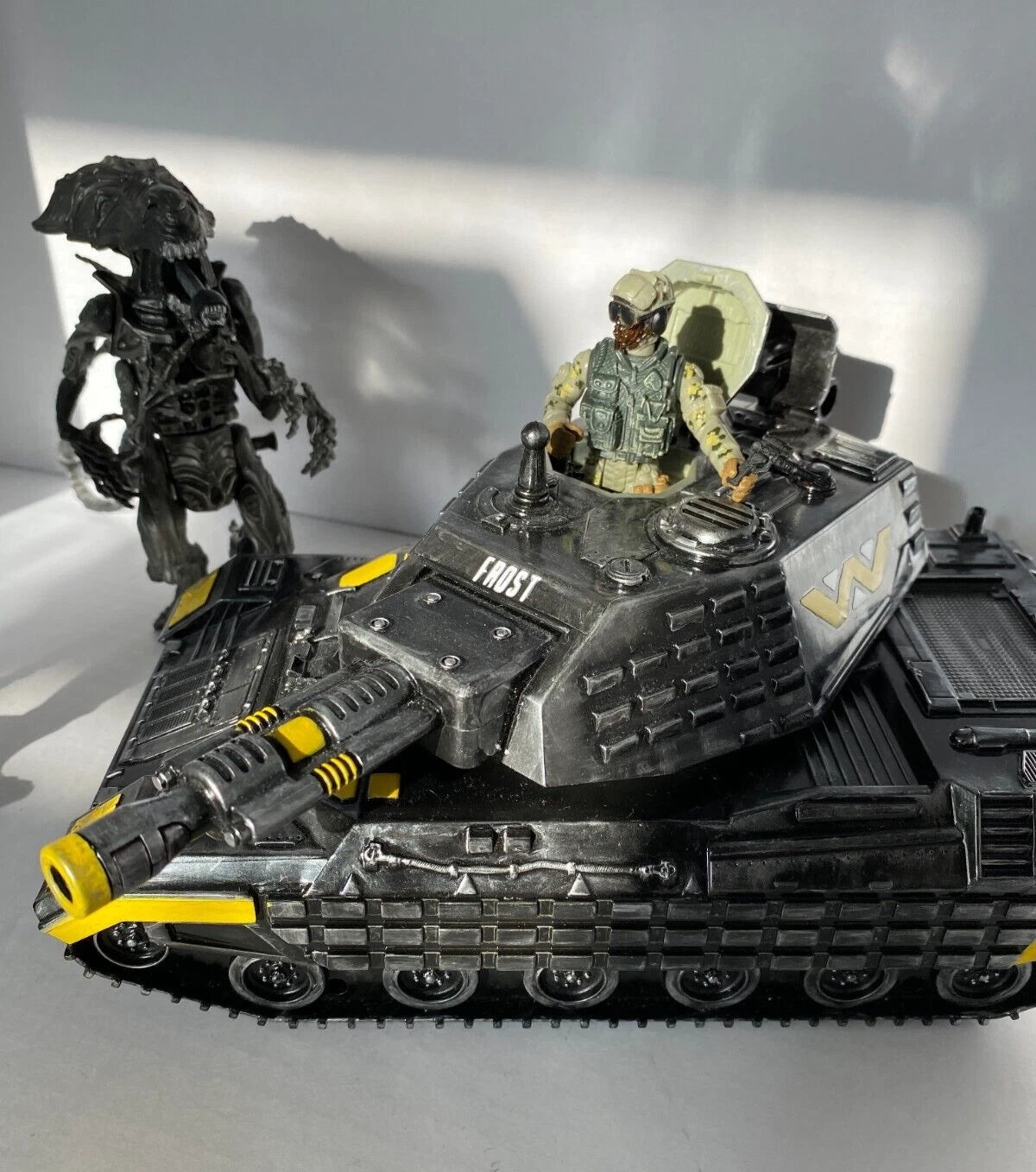 Aliens Hadley Hope Weyland Yutani Colony Tank Kenner Neca Vintage Alien Earth - view 2