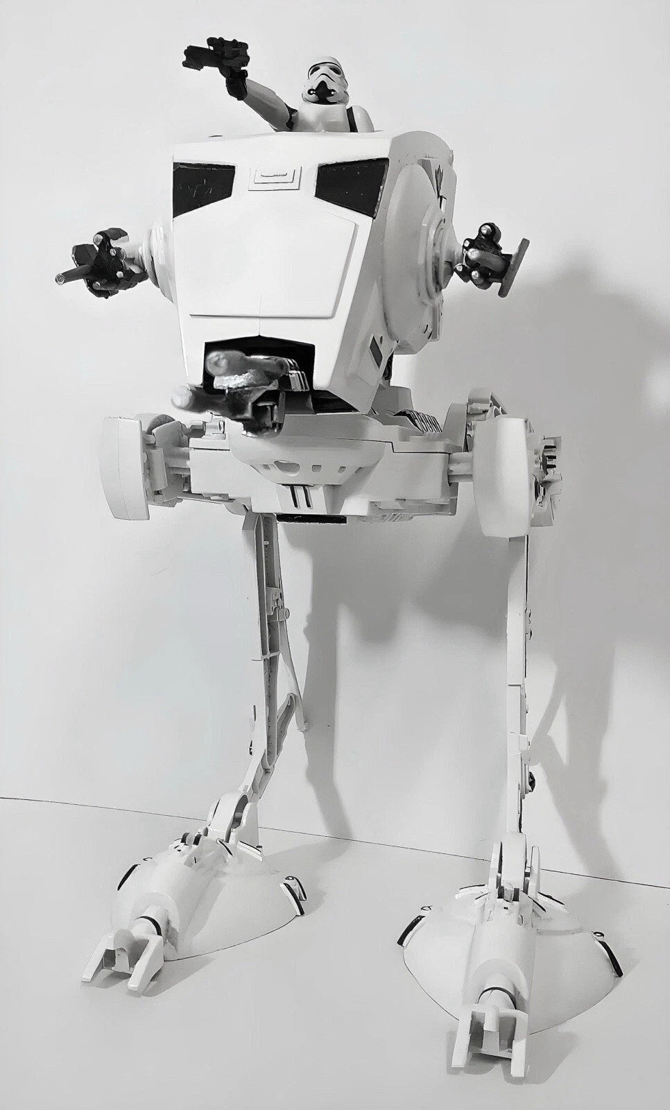 Star Wars Hoth “Frost Reaper” AT-ST Raider Echo Base Black Series Vintage - view 10