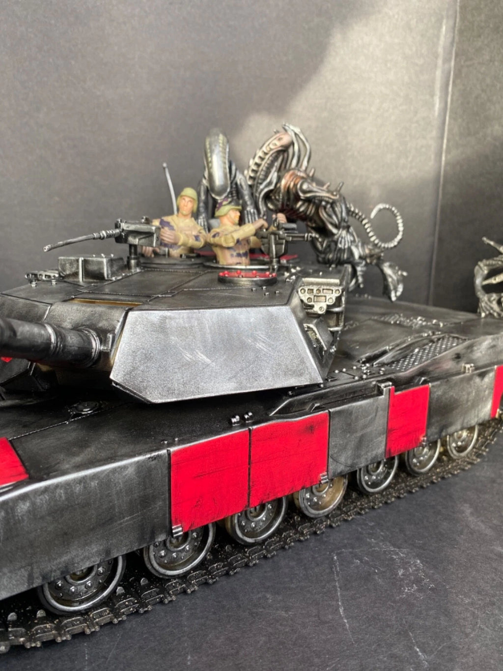 Aliens Colonial Marines APC Xenomorph Weyland Yutani Hadleys Hope Romulus Tank