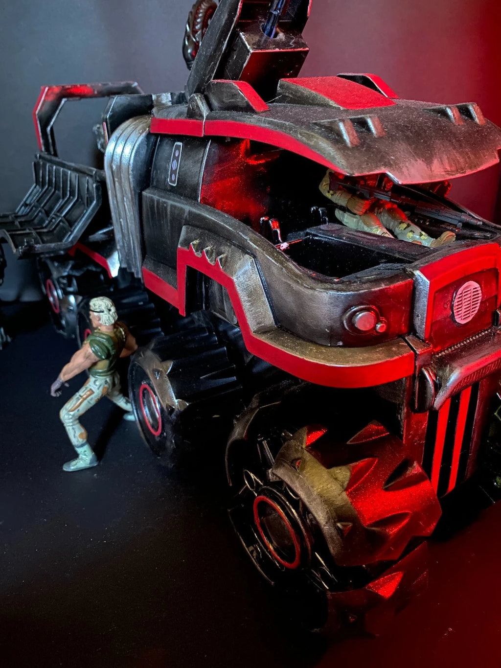 Redline Warden Resident Evil Biohazard Response Gun Truck Custom Diorama Vehicle