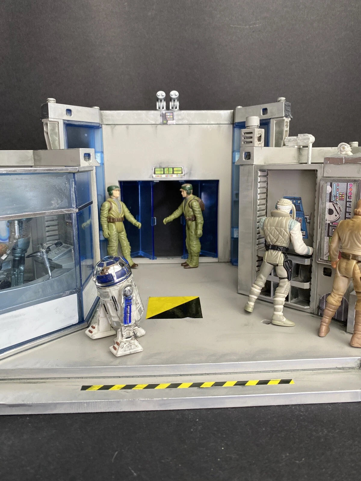 Star Wars Hoth Rebel Base Diorama Empire Strikes Back Medical Bay Kenner Custom