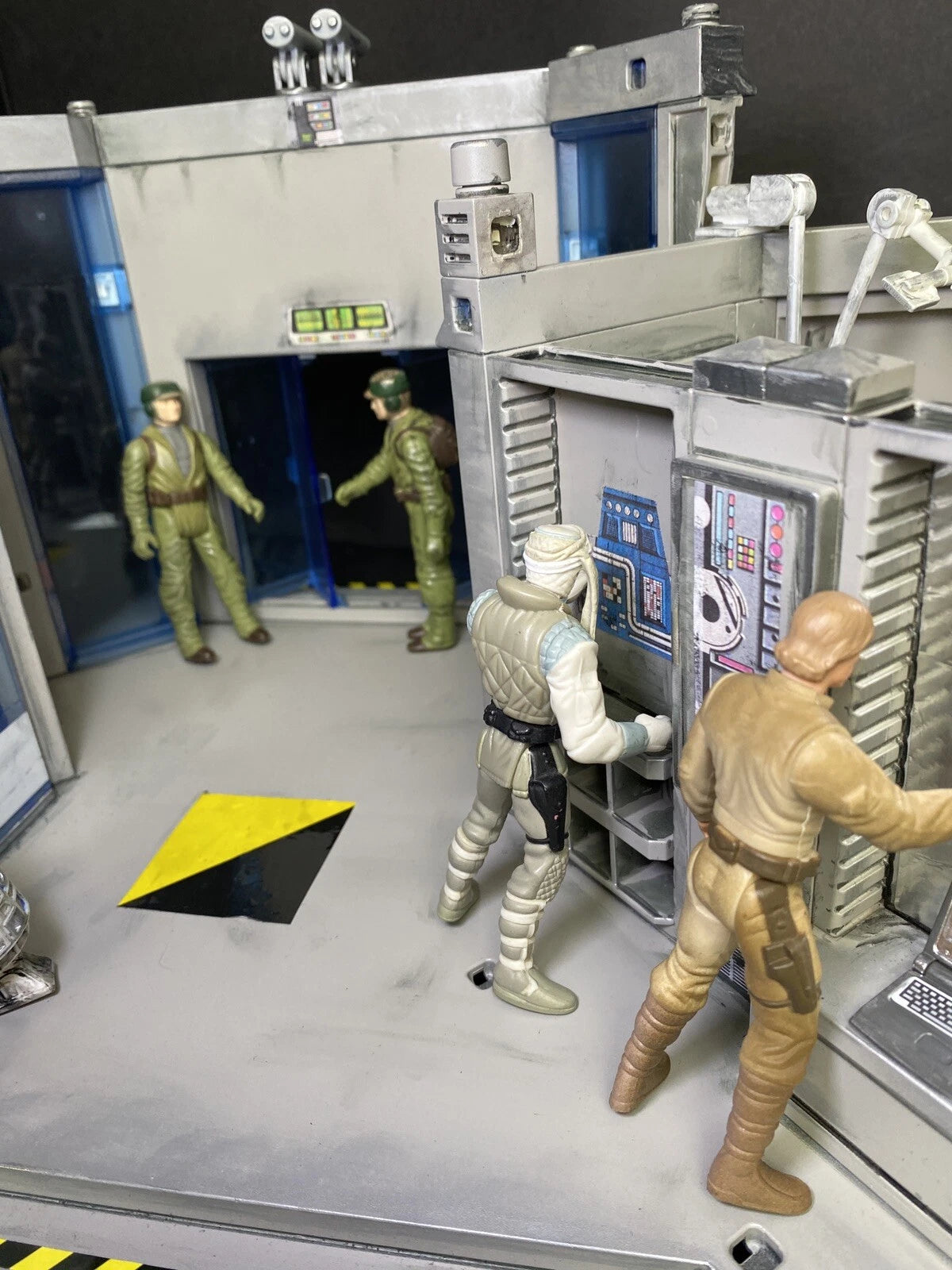 Star Wars Hoth Rebel Base Diorama Empire Strikes Back Medical Bay Kenner Custom