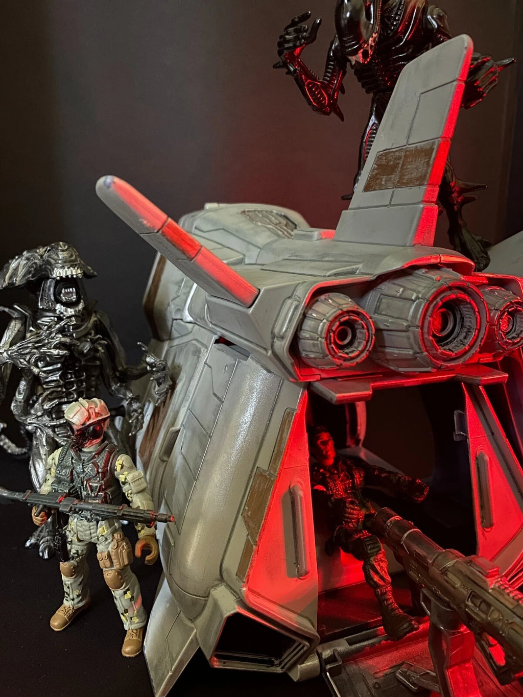 Aliens Dropship “Sulaco Wing” Custom Vintage Style Weyland Yutani Hadley’s Hope - view 15