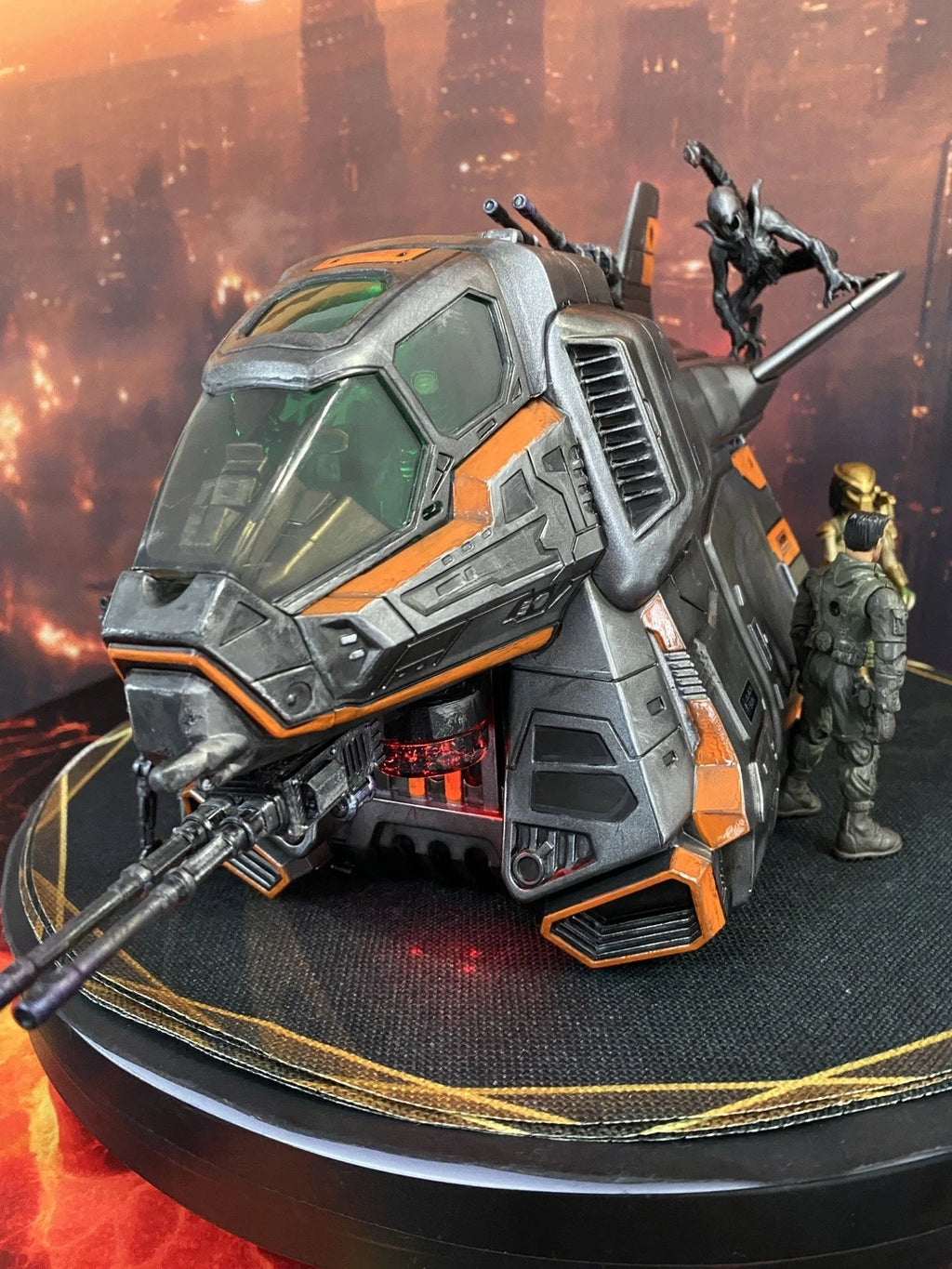 FURYAN SHADE-RUNNER Assault Shuttle Chronicles of Riddick Gunship Custom Painted