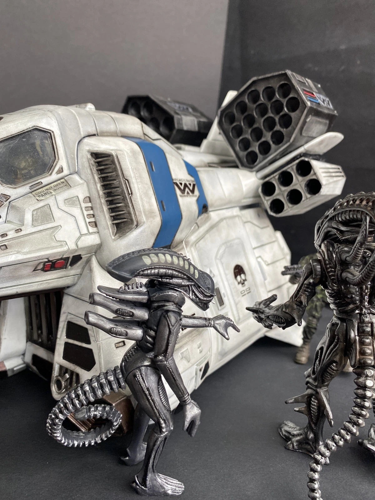 Aliens Dropship “Sulaco Wing” Custom Vintage Style Weyland Yutani Hadley Hope