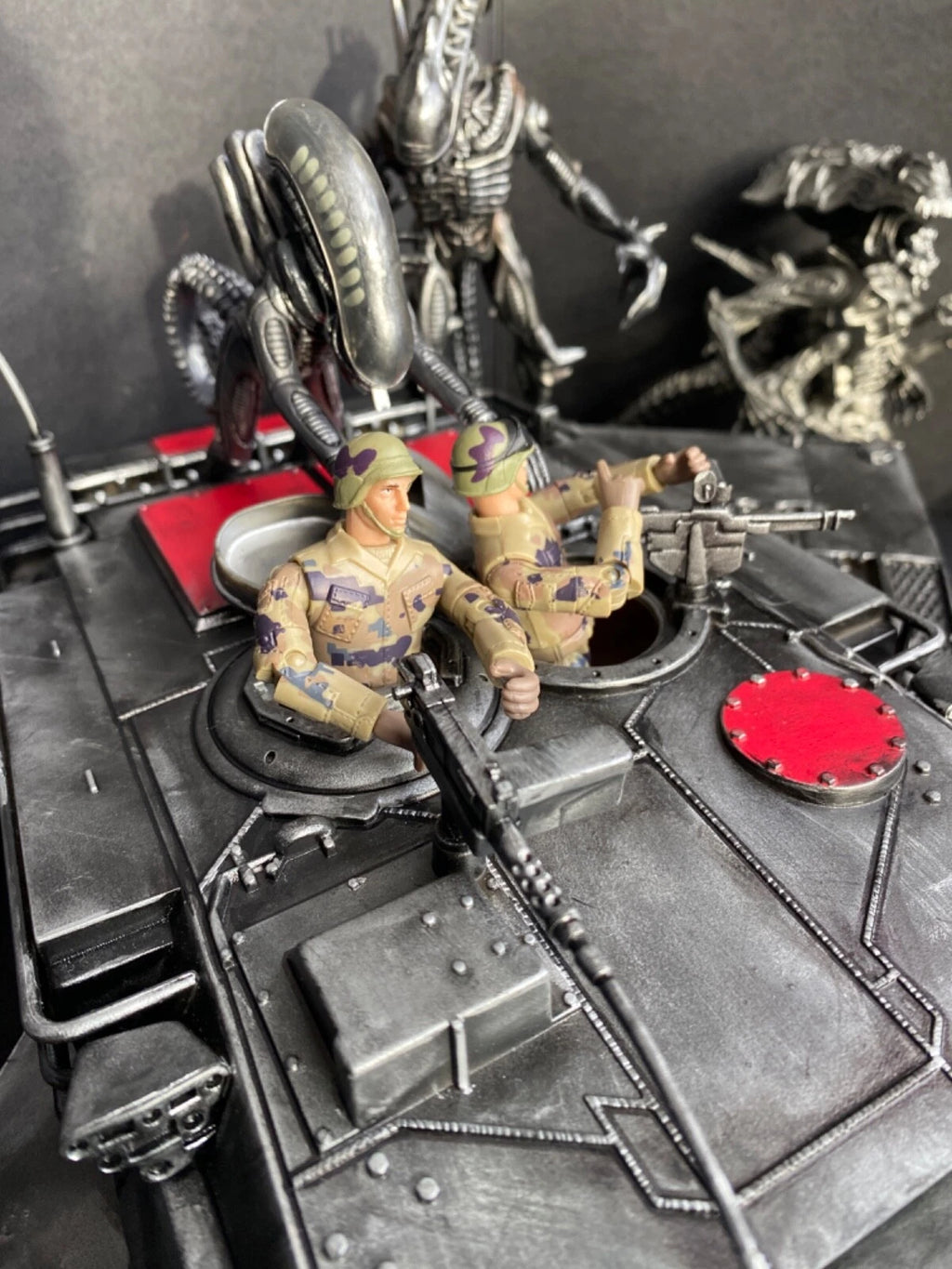 Aliens Colonial Marines APC Xenomorph Weyland Yutani Hadleys Hope Romulus Tank