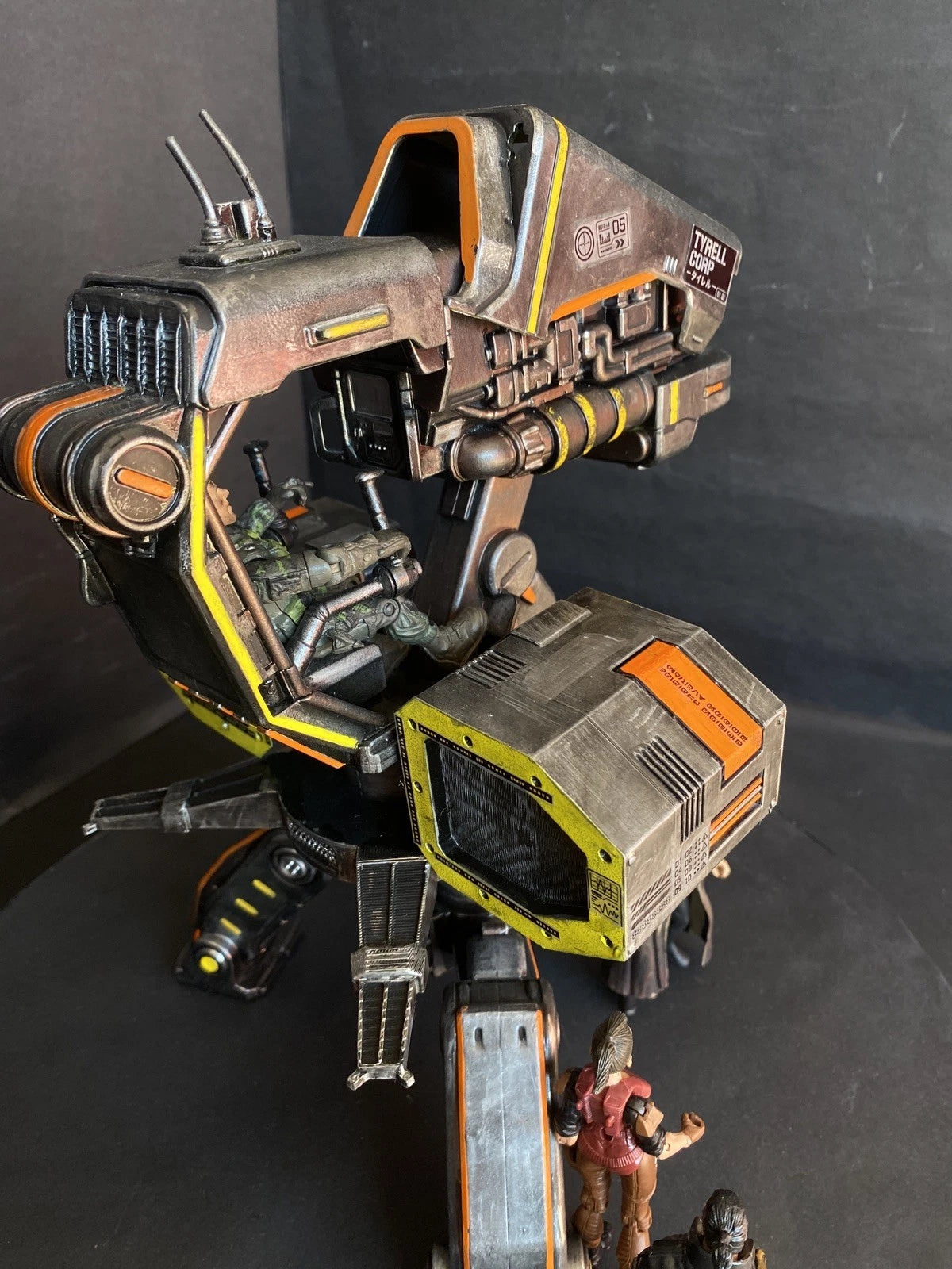 Blade Runner 2045 Nexus Hound K-995 — Tyrell Corp Police Walker Joi collection