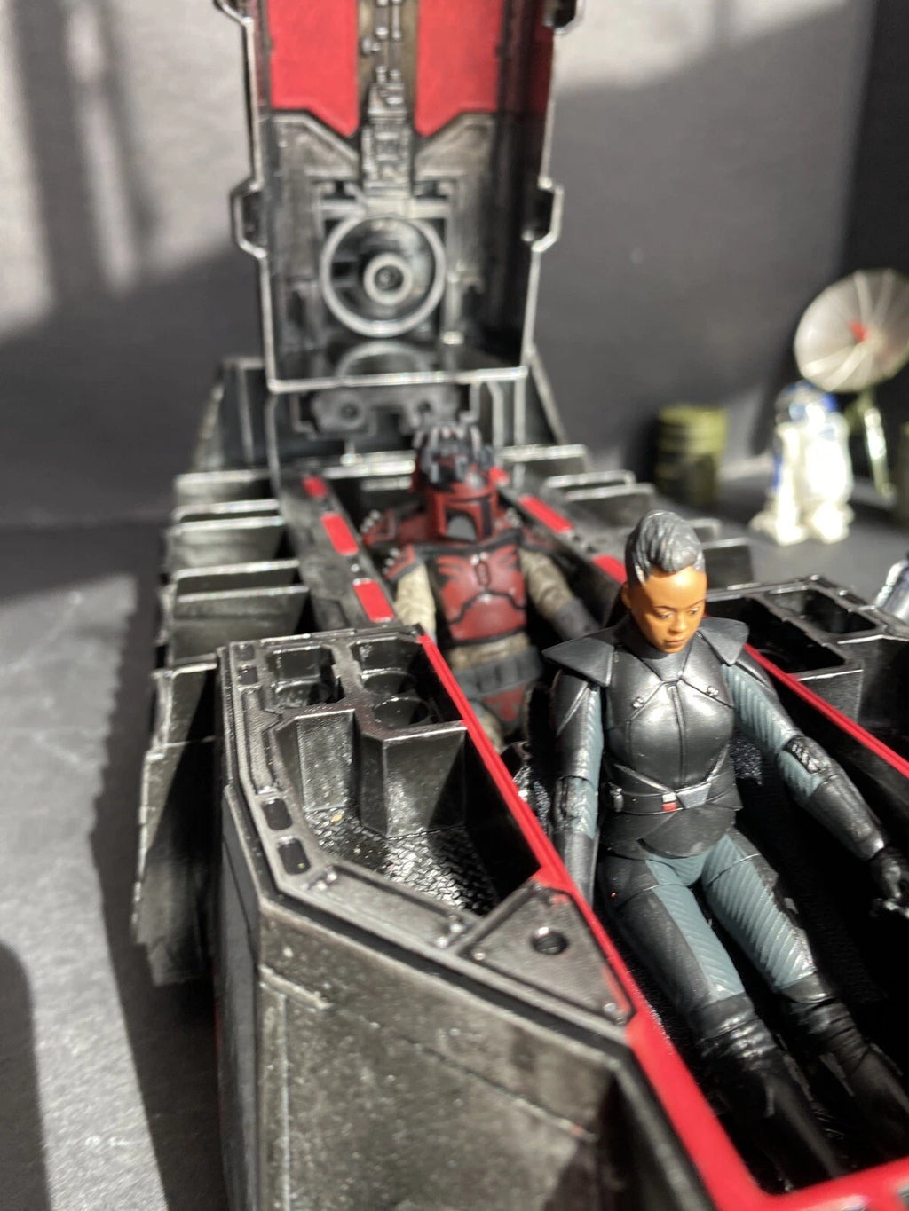 Star Wars Mandalorian Custom Troop Transport Boba Fett Darksaber Beskar Diorama