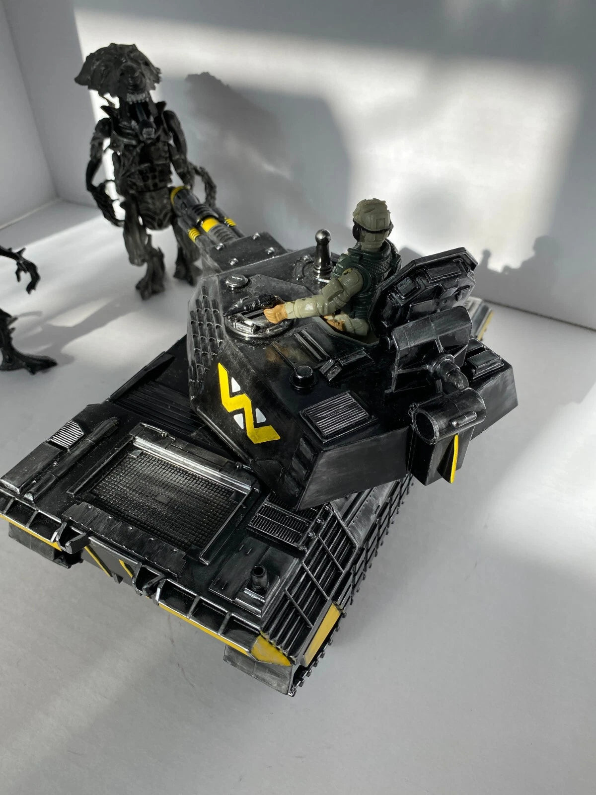 Aliens Hadley Hope Weyland Yutani Colony Tank Kenner Neca Vintage Alien Earth - view 7