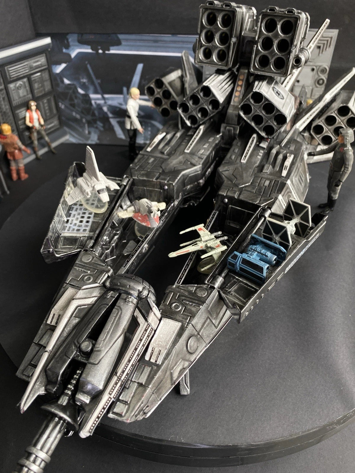 Mandalorian  – Custom Imperial Star Destroyer Executor Star Wars collectible