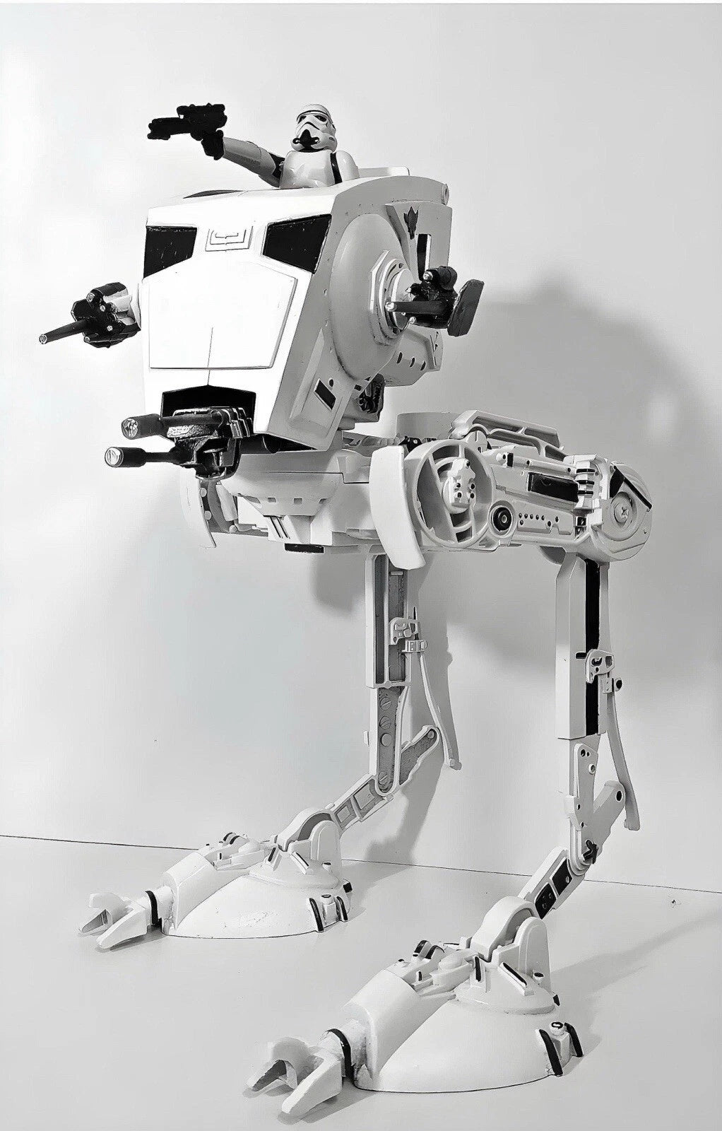 Star Wars Hoth “Frost Reaper” AT-ST Raider Echo Base Black Series Vintage - view 4