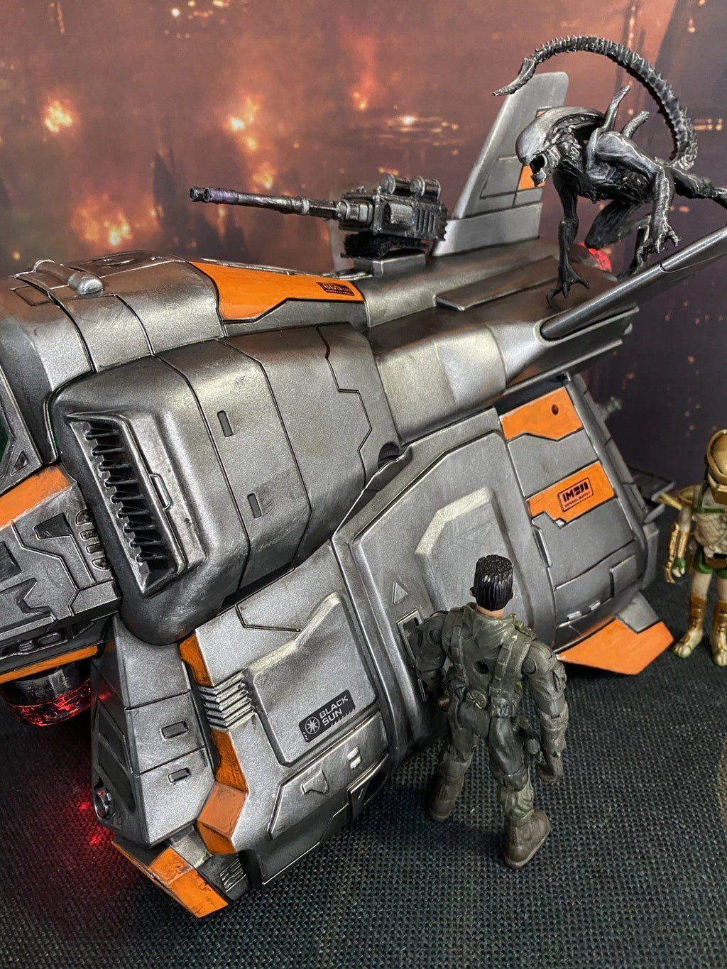 FURYAN SHADE-RUNNER Assault Shuttle Chronicles of Riddick Gunship Custom Painted