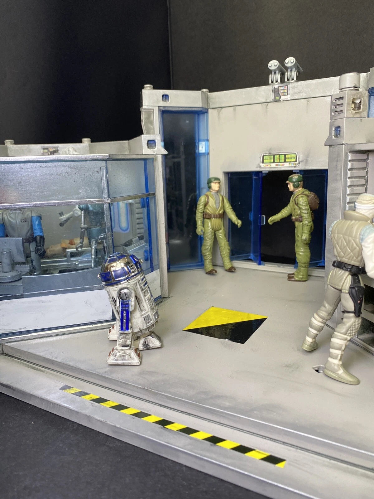 Star Wars Hoth Rebel Base Diorama Empire Strikes Back Medical Bay Kenner Custom