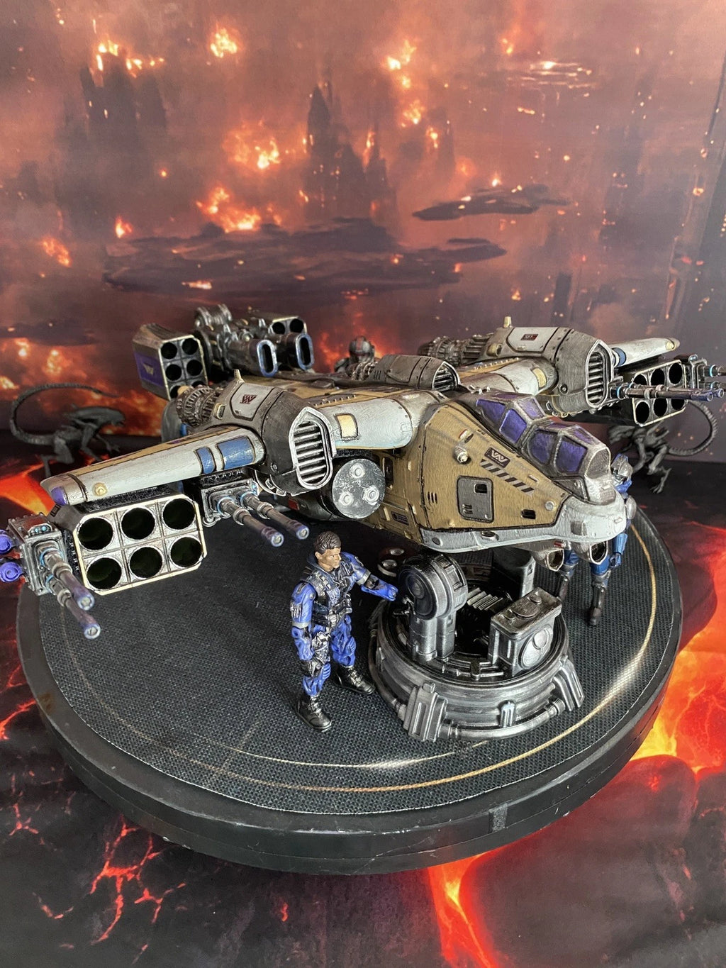 Imperial Navy Ash Vulture Siege Gunship | Warhammer 40K Custom Display Terrain
