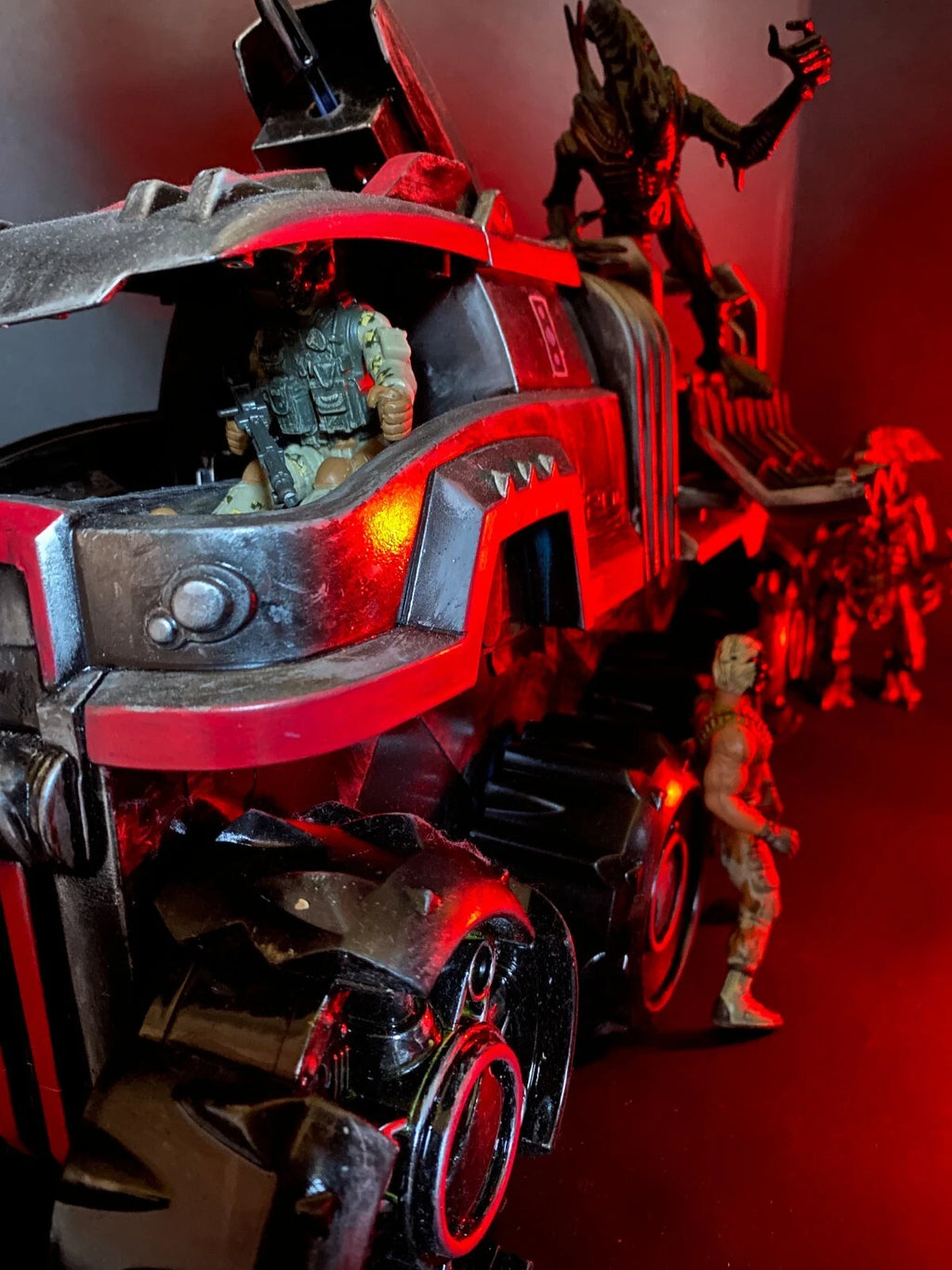 Redline Warden Resident Evil Biohazard Response Gun Truck Custom Diorama Vehicle