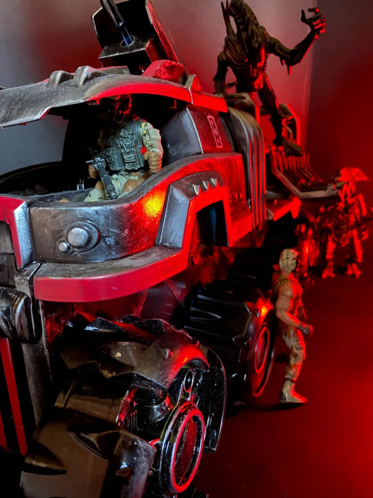 Redline Warden Resident Evil Biohazard Response Gun Truck Custom Diorama Vehicle