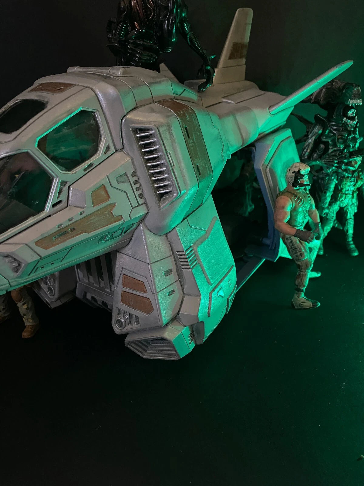 Aliens Dropship “Sulaco Wing” Custom Vintage Style Weyland Yutani Hadley’s Hope - view 24