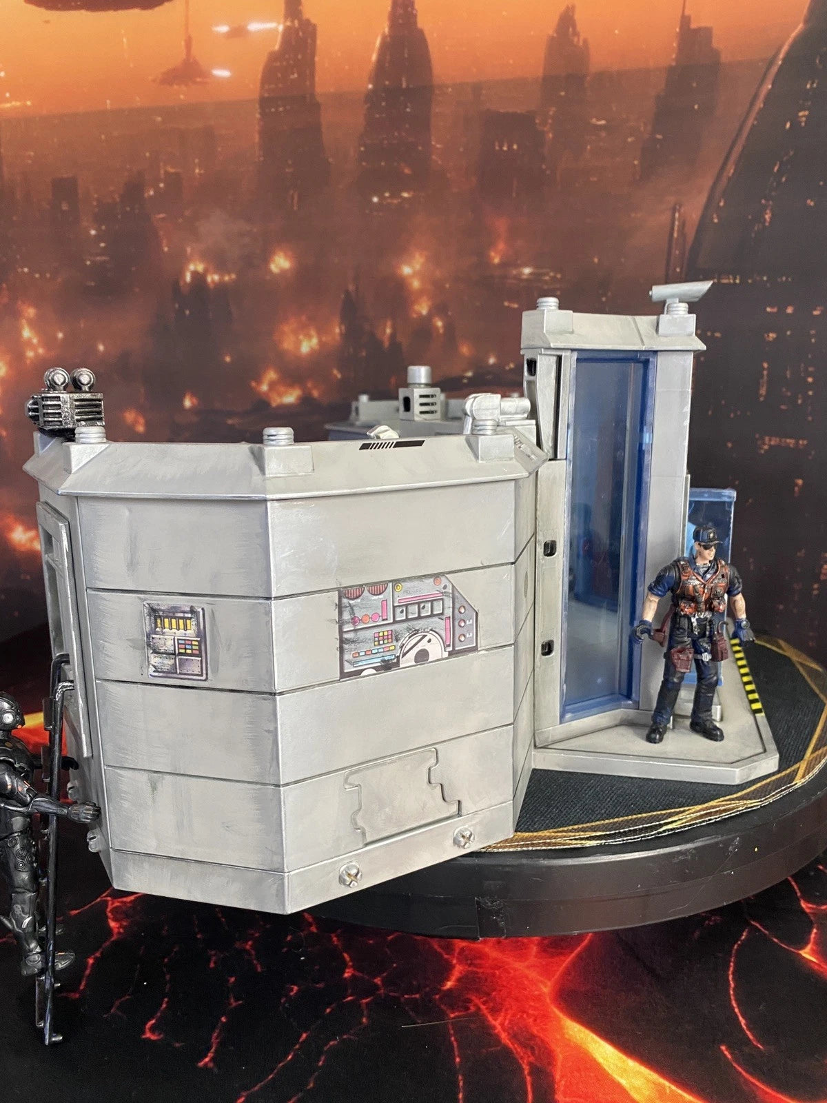 Stranger Things WARD-6 “HAWTHORNE ANNEX” | Blacksite Medical Containment Diorama