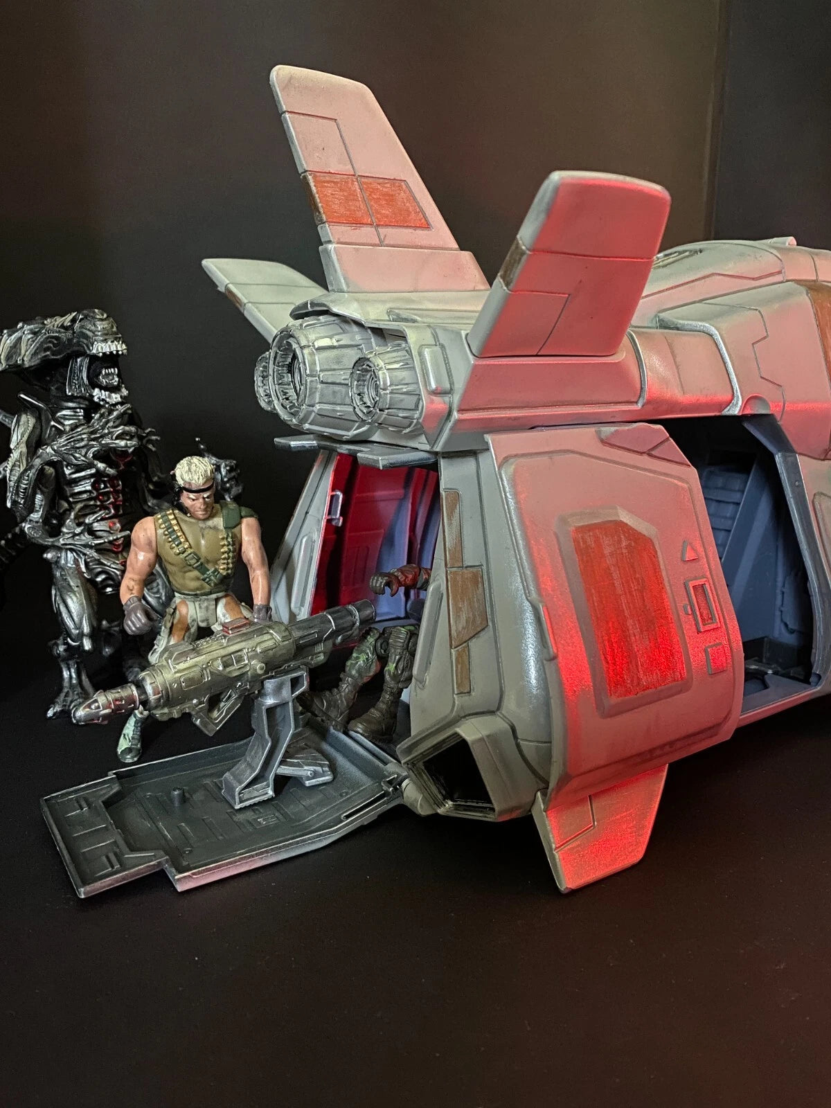 Aliens Dropship “Sulaco Wing” Custom Vintage Style Weyland Yutani Hadley’s Hope - view 10