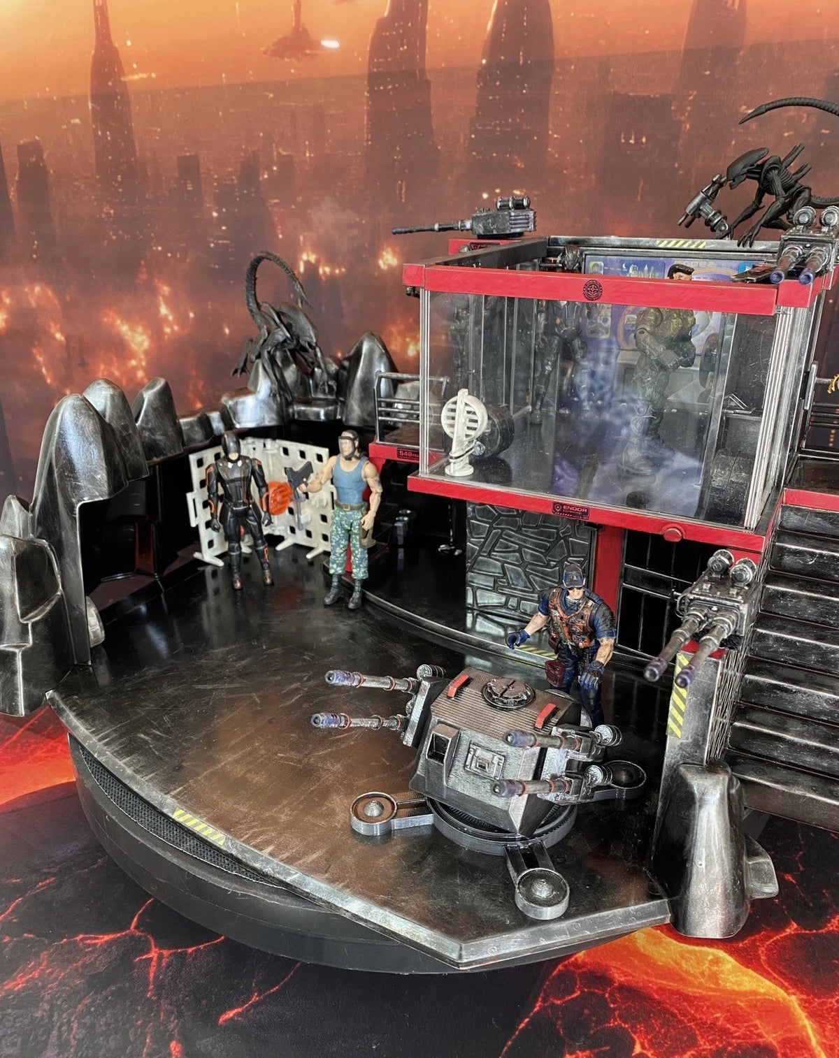 JUDGE DREDD 2000 AD MEGA CITY ONE CUSTOM DIORAMA 1:18 3.75 BUNKER COLLECTIBLE
