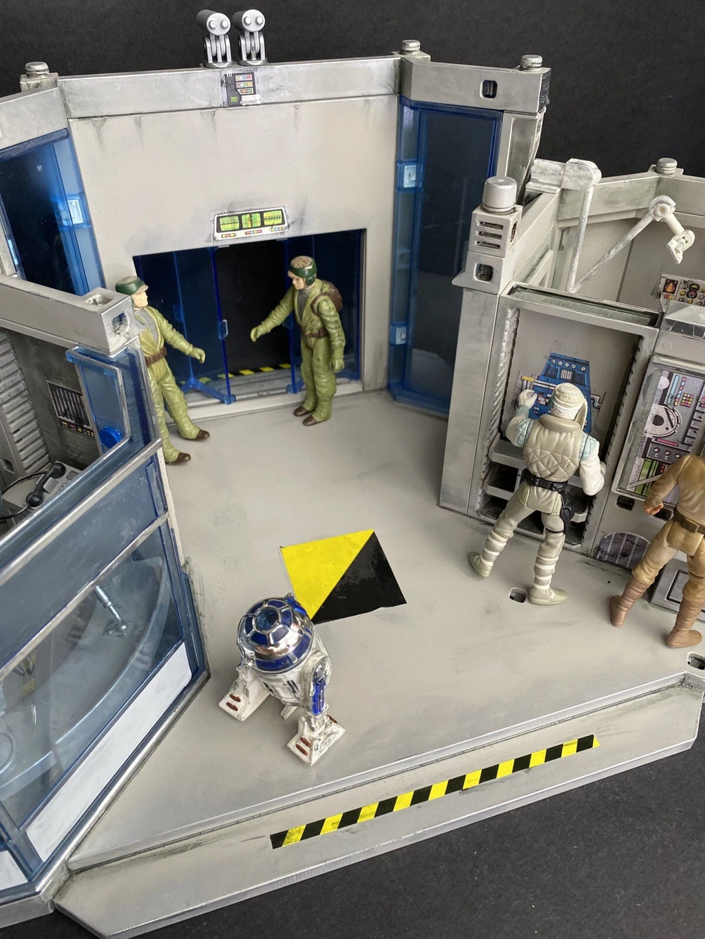 Star Wars Hoth Rebel Base Diorama Empire Strikes Back Medical Bay Kenner Custom