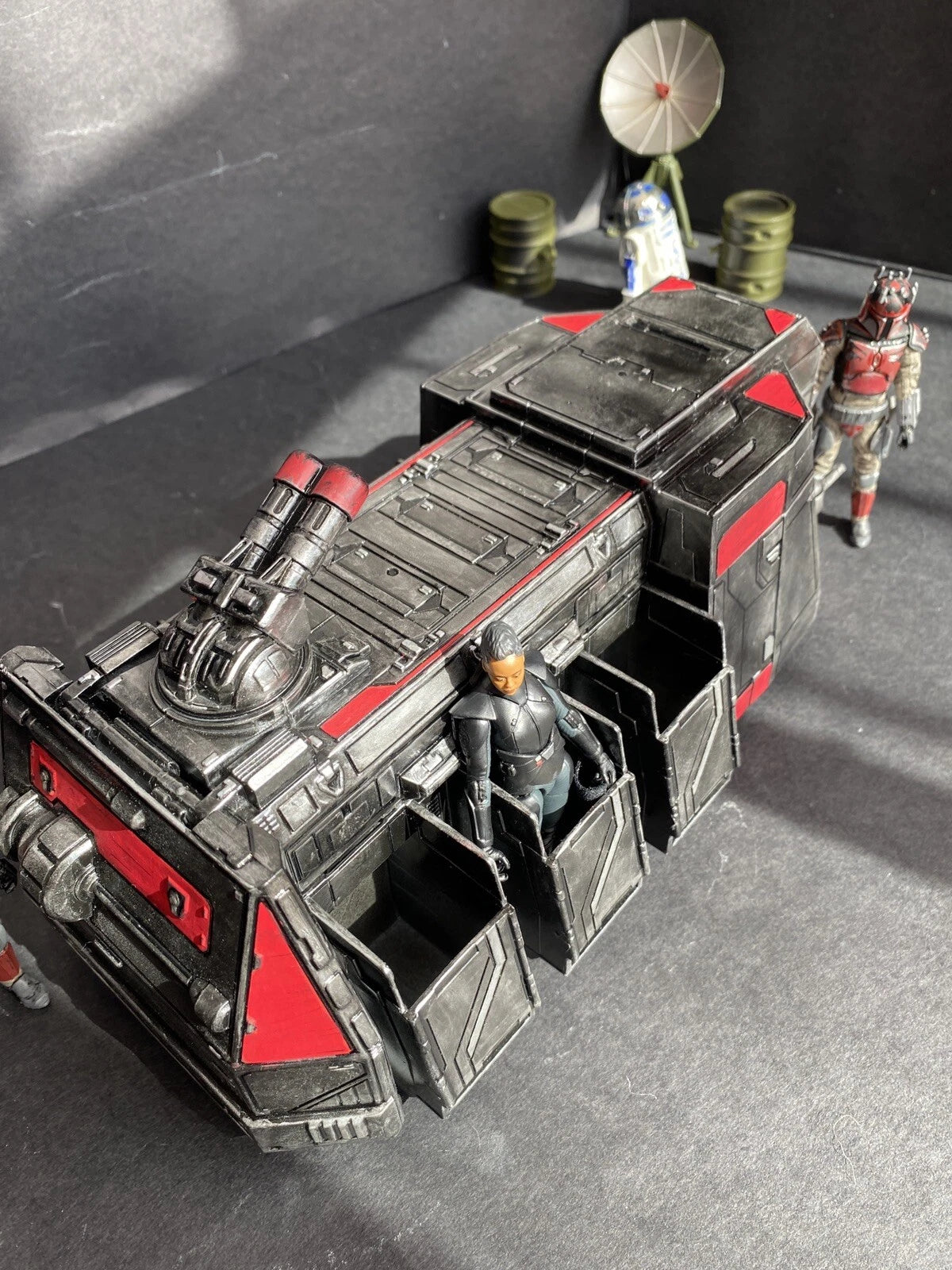 Star Wars Mandalorian Custom Troop Transport Boba Fett Darksaber Beskar Diorama