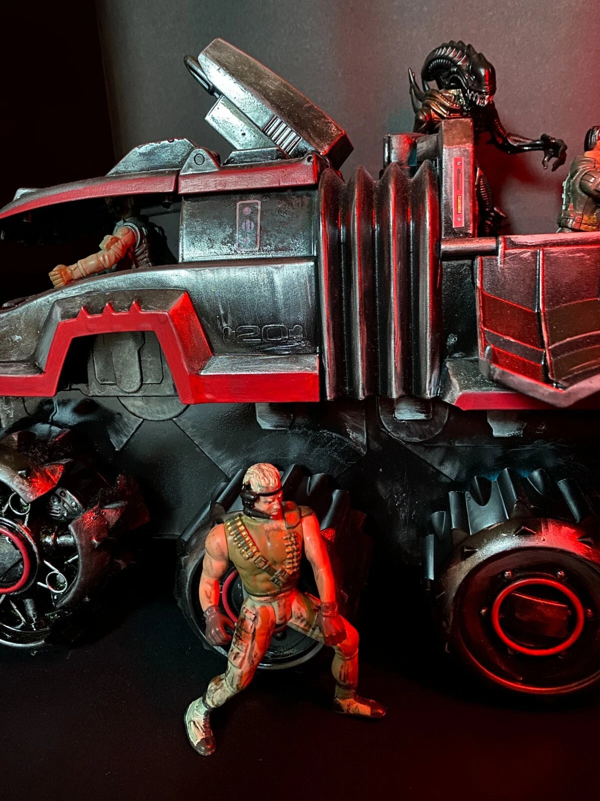 Aliens “Crimson Leviathan” APC – Hadley’s Hope Weyland Yutani Romulus Vehicle - view 7