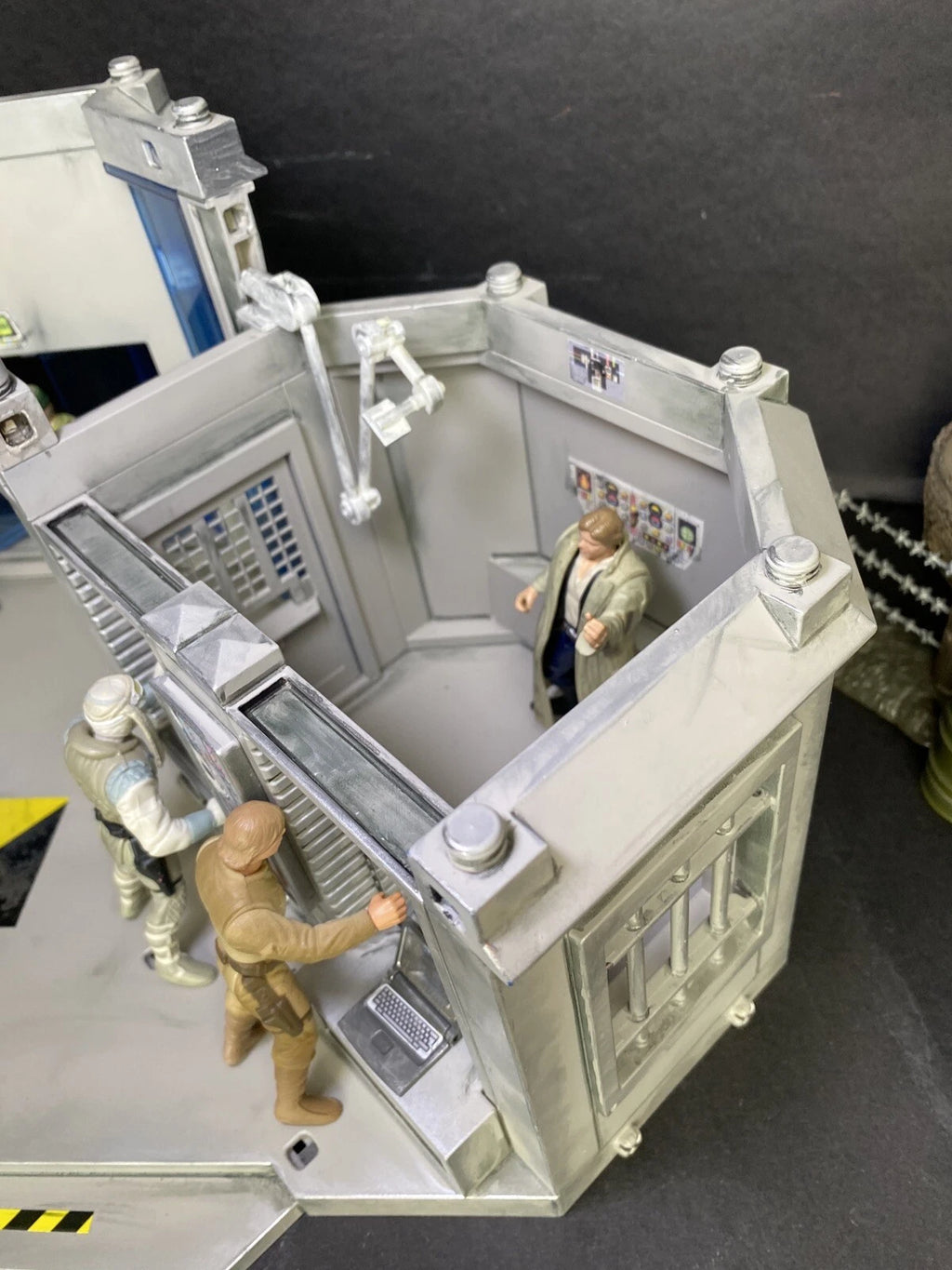 Star Wars Hoth Rebel Base Diorama Empire Strikes Back Medical Bay Kenner Custom