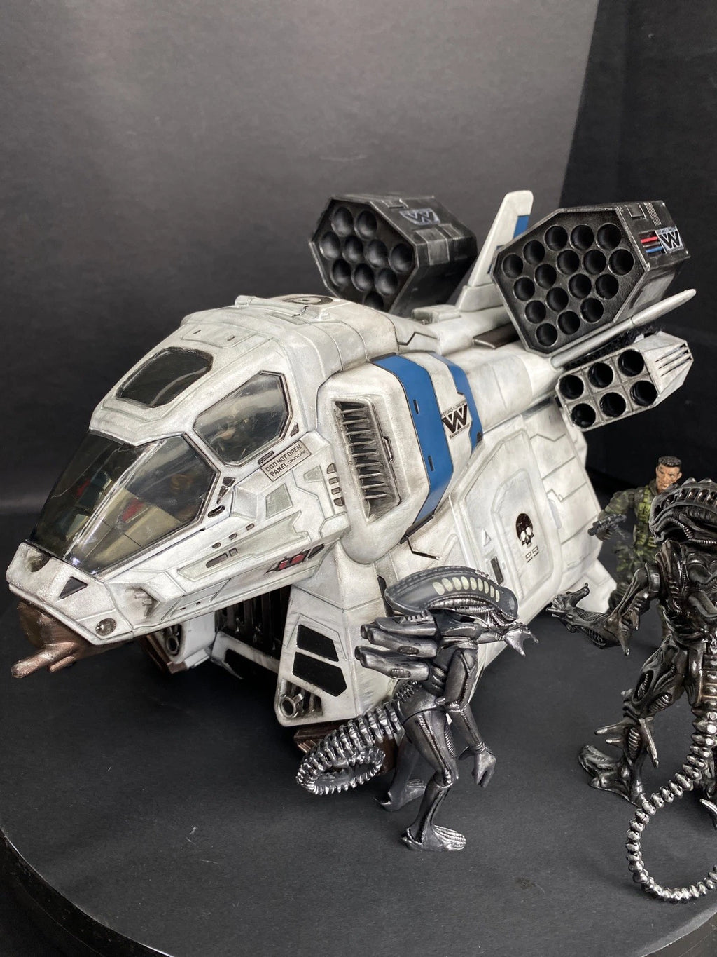 Aliens Dropship “Sulaco Wing” Custom Vintage Style Weyland Yutani Hadley Hope
