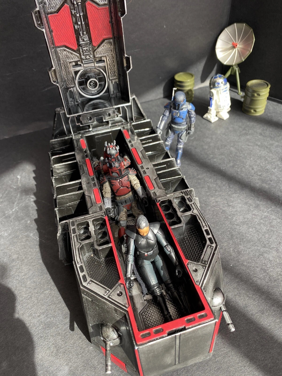 Star Wars Mandalorian Custom Troop Transport Boba Fett Darksaber Beskar Diorama