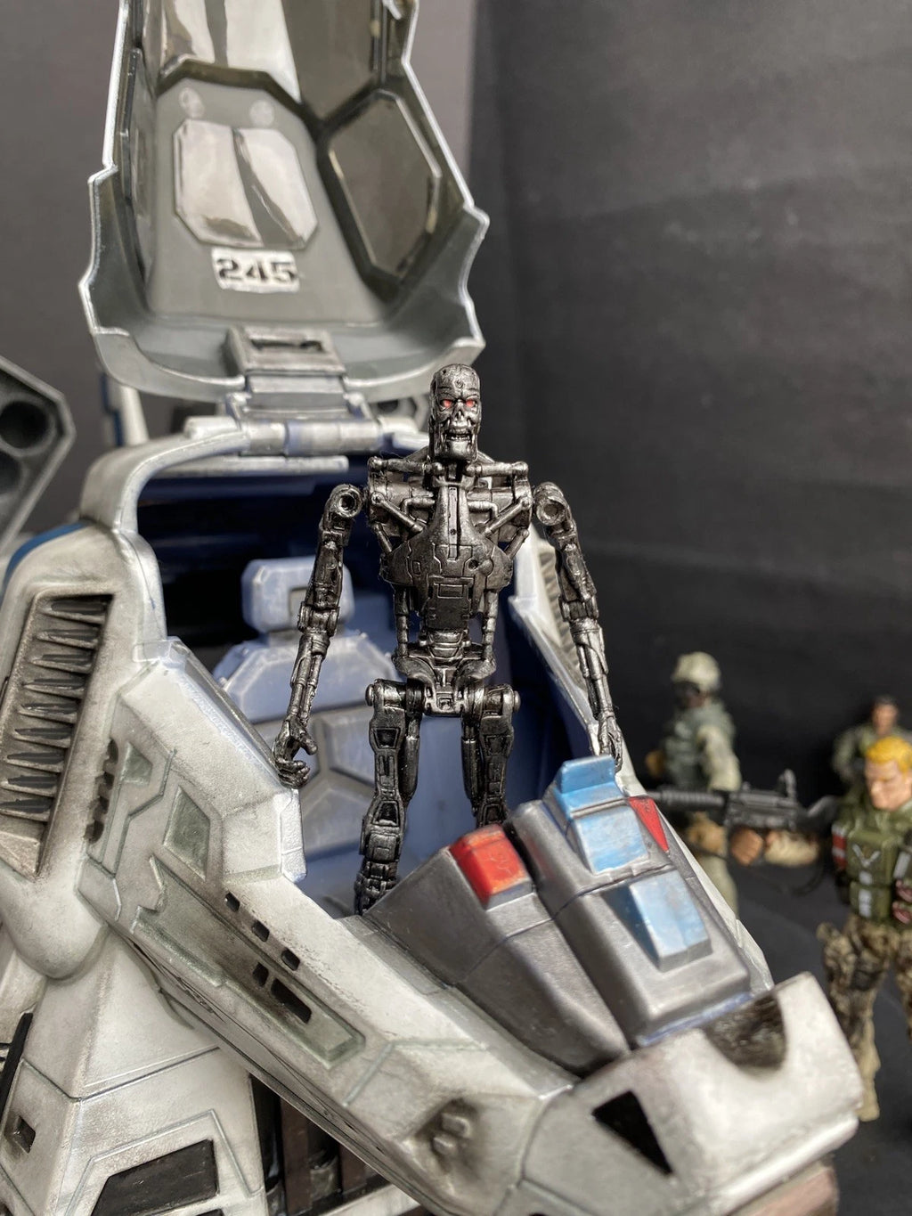 Terminator Resistance Gunship Hunter Killer Skynet Cyberdyne T800 Kenner Custom