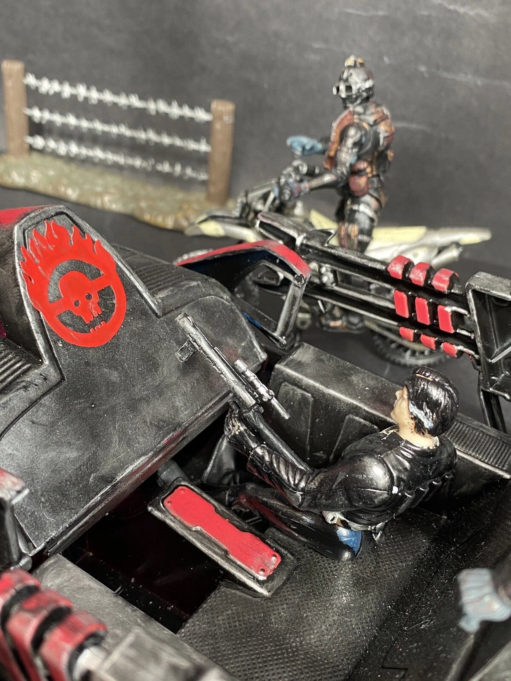 “RAGE RUNNER” QUARANTINE CRAWLER 28 Years Later Custom Apocalypse Raider Vehicle