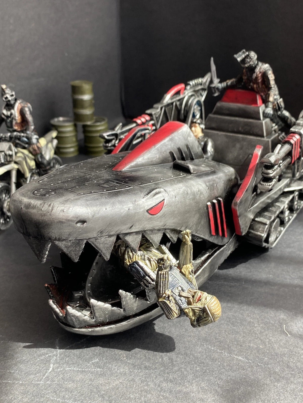 “RAGE RUNNER” QUARANTINE CRAWLER 28 Years Later Custom Apocalypse Raider Vehicle