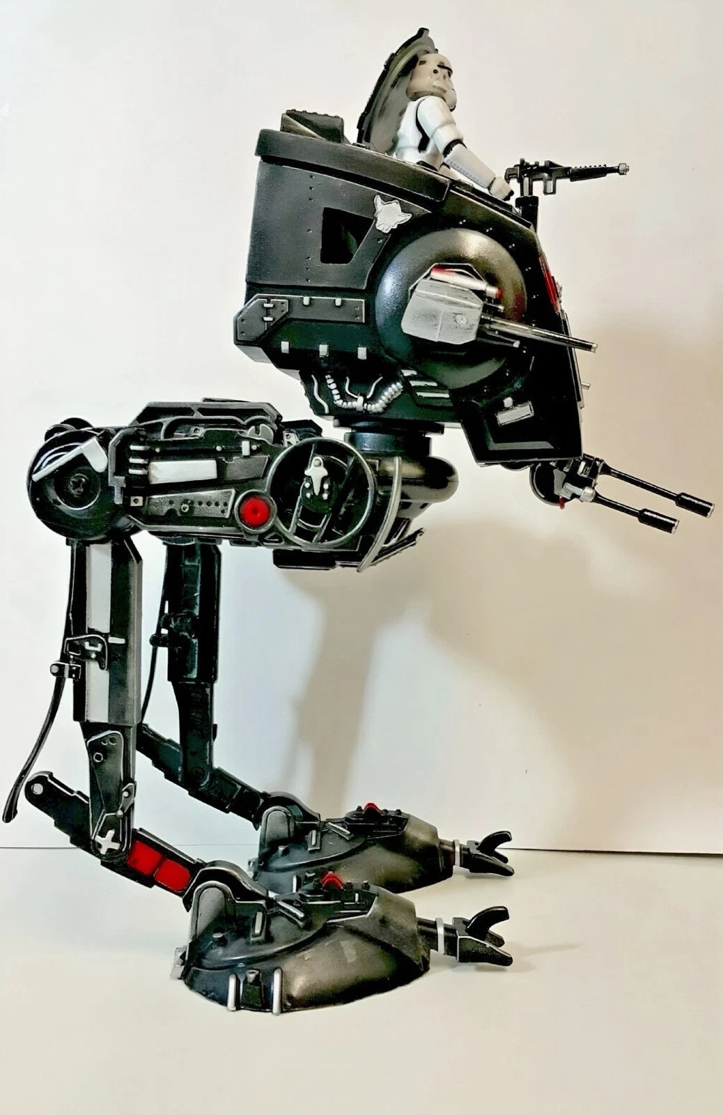 Crimson Warden – Star Wars Imperial Walker 3.75” AT-ST Vintage Collection Kenner - view 10