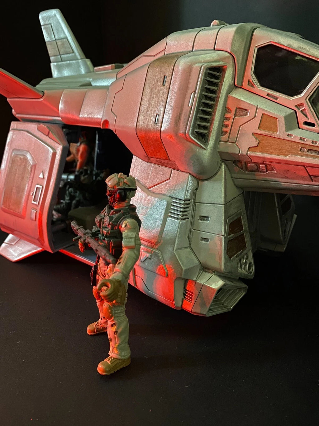 Aliens Dropship “Sulaco Wing” Custom Vintage Style Weyland Yutani Hadley’s Hope - view 9