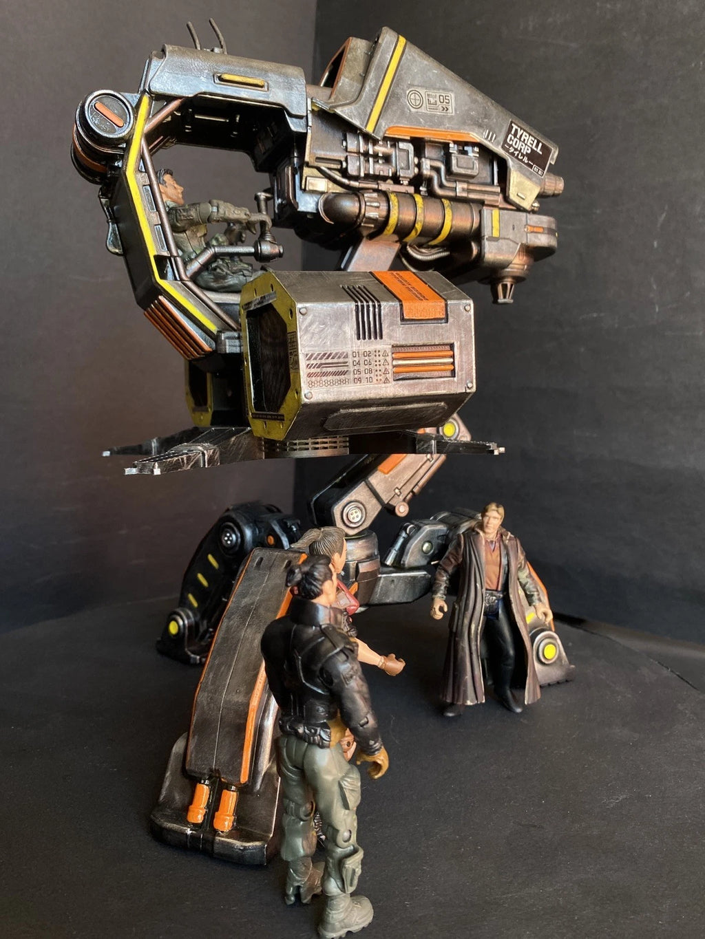MaxTac SRW-9 “Crowd Hammer” — Cyberpunk 2077 Urban Pacification Walker 1/18