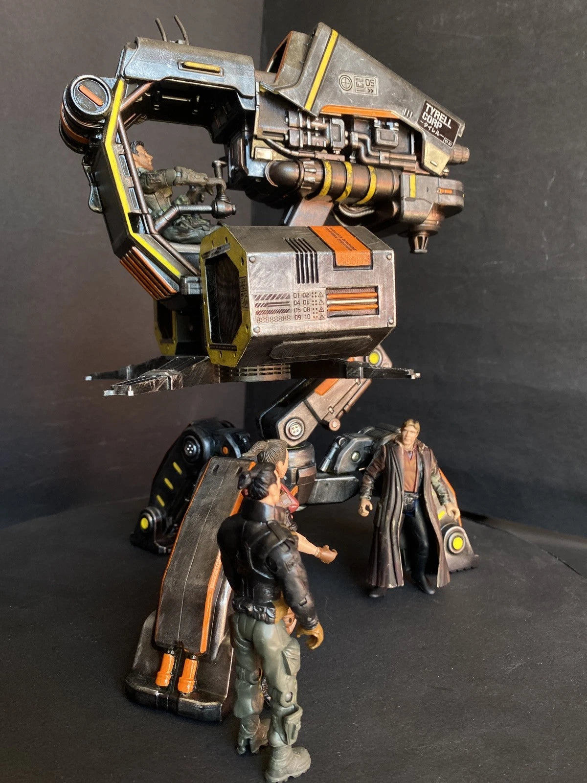 MaxTac SRW-9 “Crowd Hammer” — Cyberpunk 2077 Urban Pacification Walker 1/18
