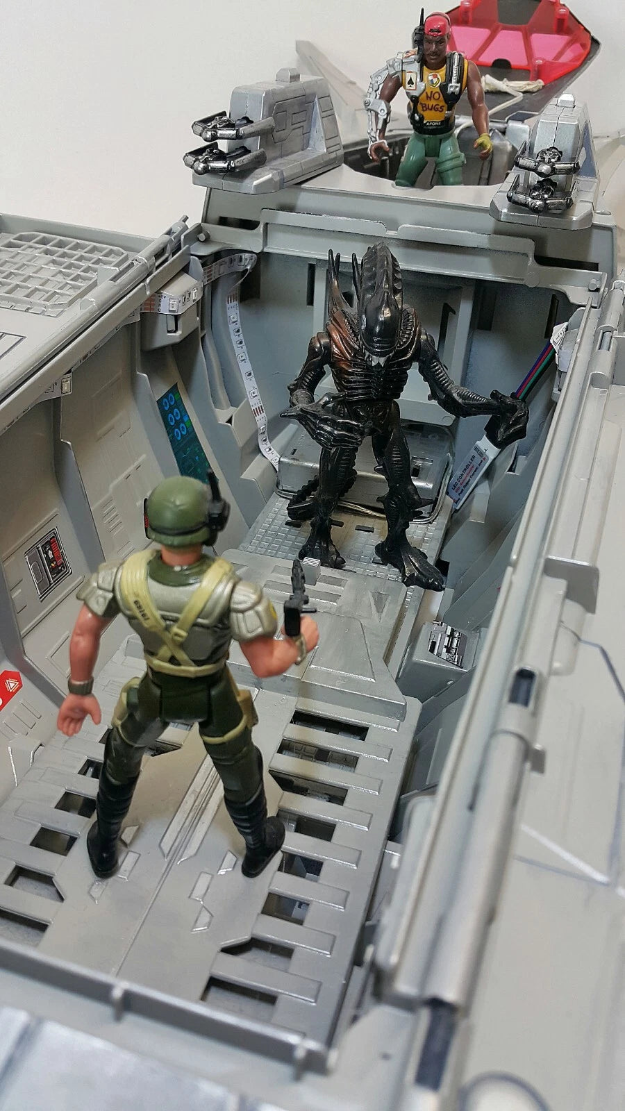 Aliens Nostromo recon shuttle custom repaint - view 11