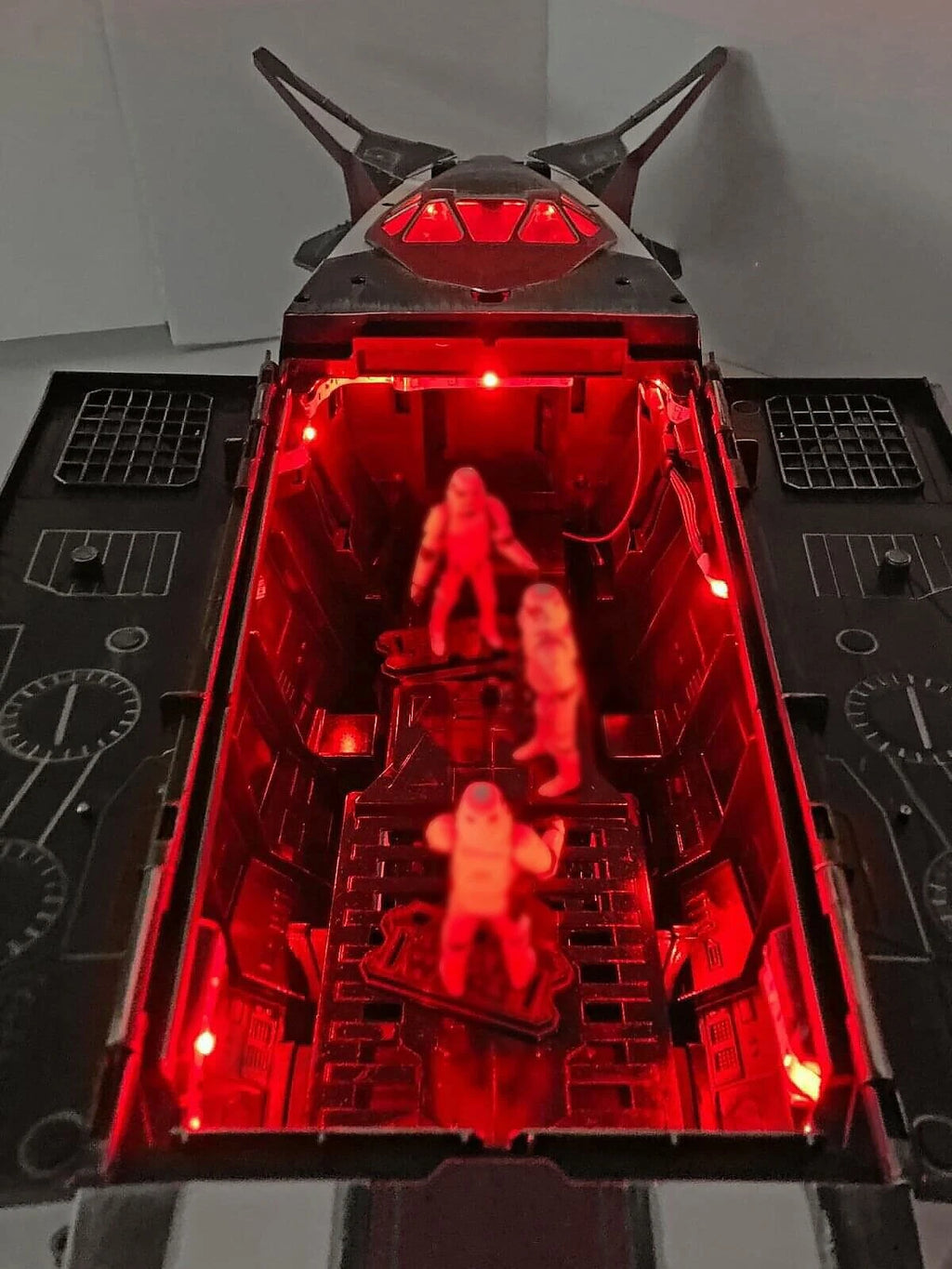 Star Wars Mandalorian Starfighter Bo Katan Kryze Diorama Mandalore Playset - view 11