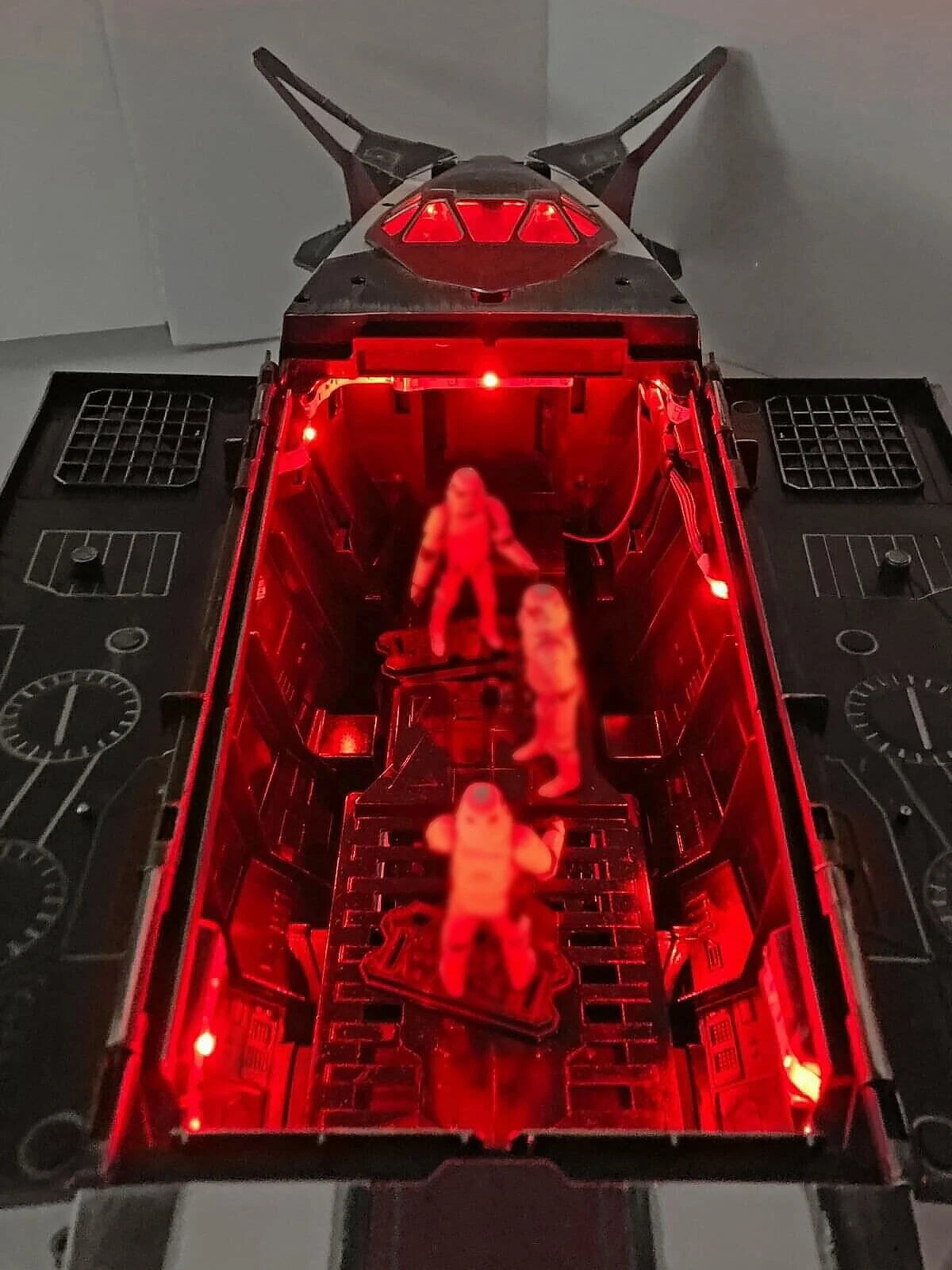 Star Wars Mandalorian Starfighter Bo Katan Kryze Diorama Mandalore Playset - view 11