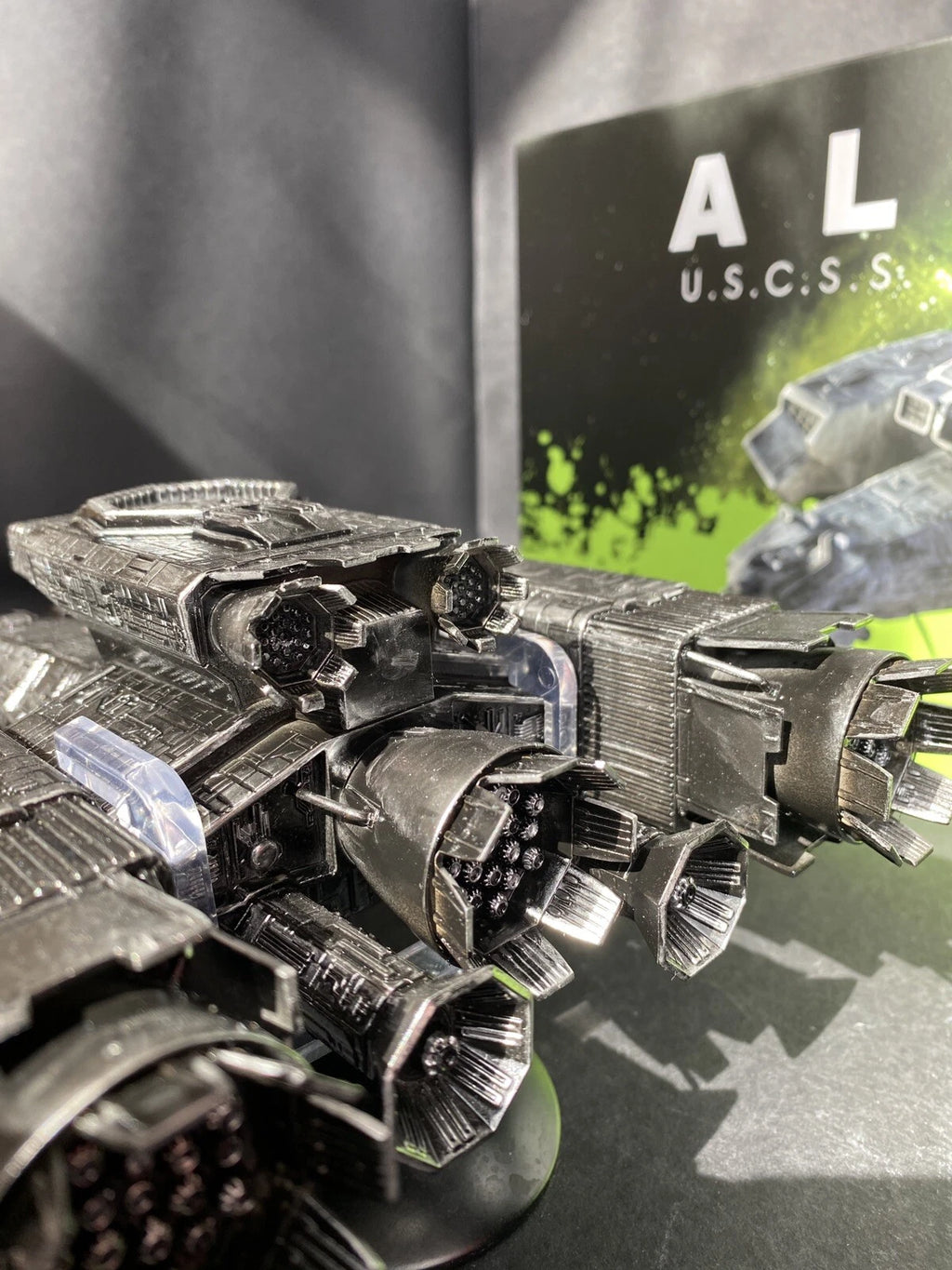 Alien Nostromo Weyland Yutani Neca Vintage Kenner Rare Collectible Custom